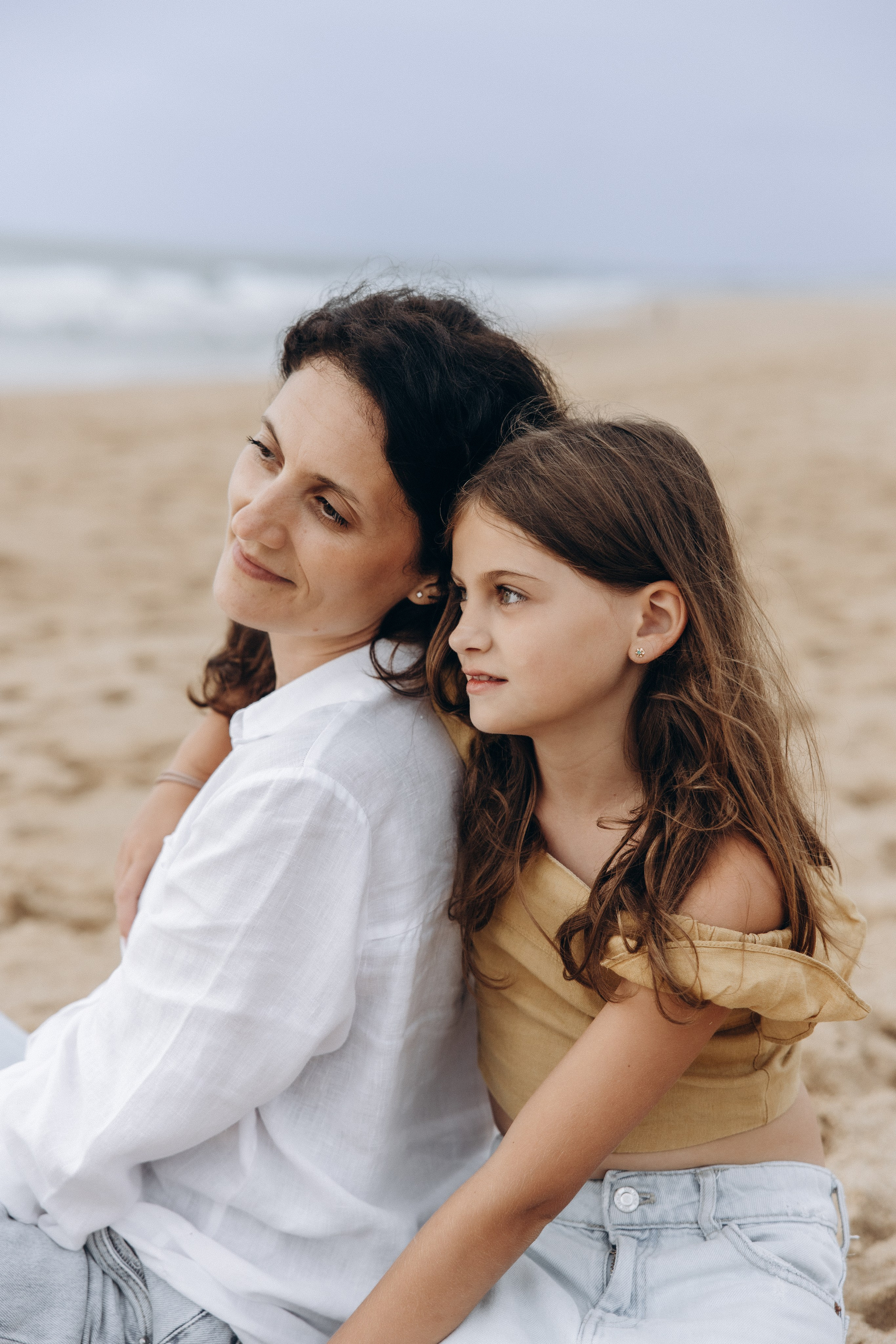 Family photoshoot by the ocean. Labenne Ocean Beach 2024. Eugenie Smirnova — wedding, corporate and lifestyle photographer in Toulouse and Southwest France