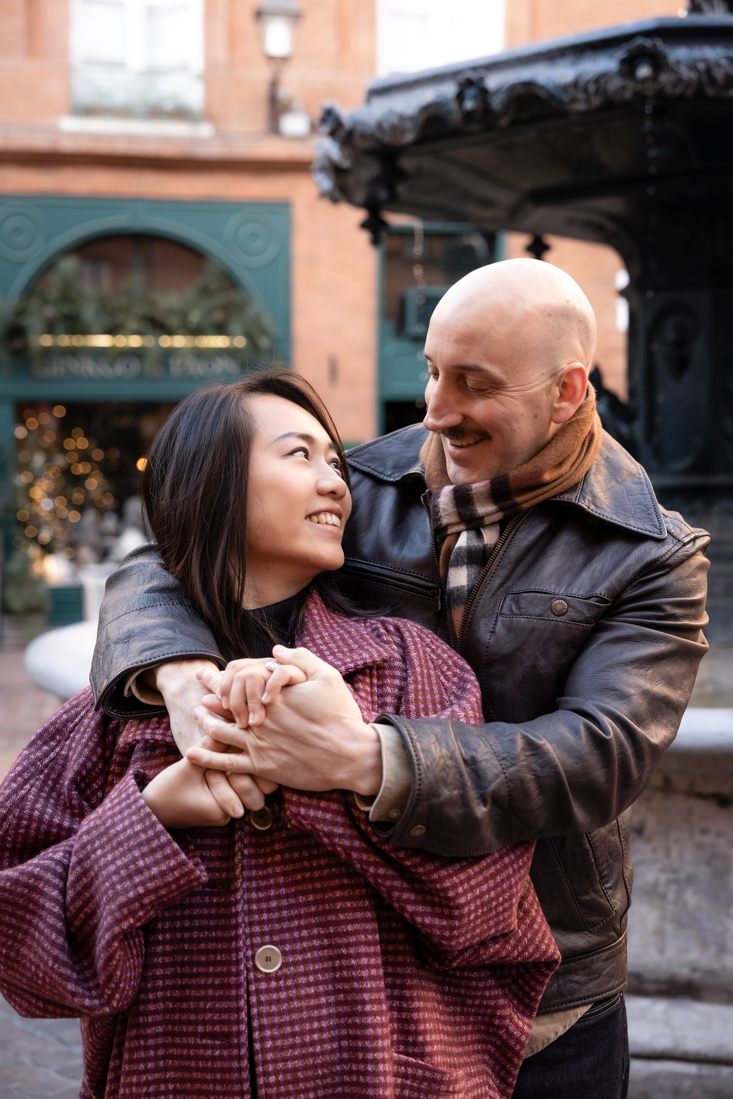 Christmas maternity photo session in Toulouse. Eugenie Smirnova — wedding, corporate and lifestyle photographer in Toulouse and Southwest France