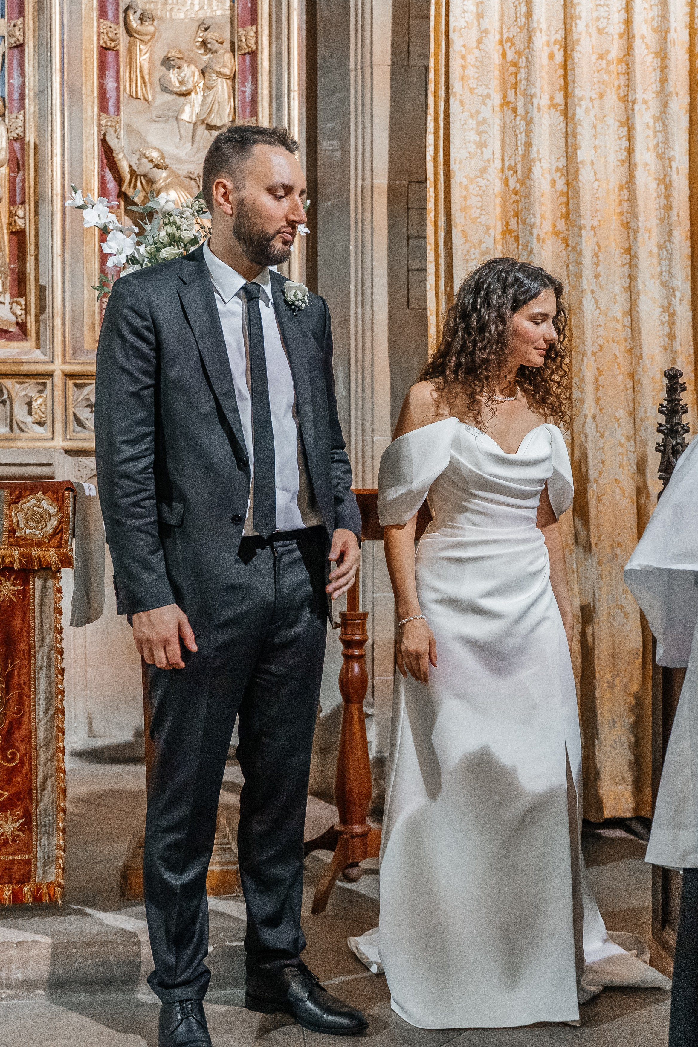 Wedding ceremony at The Lower chapel in Eton, Wedding in Eton, wedding photographer in Eton, wedding photographer in Eton