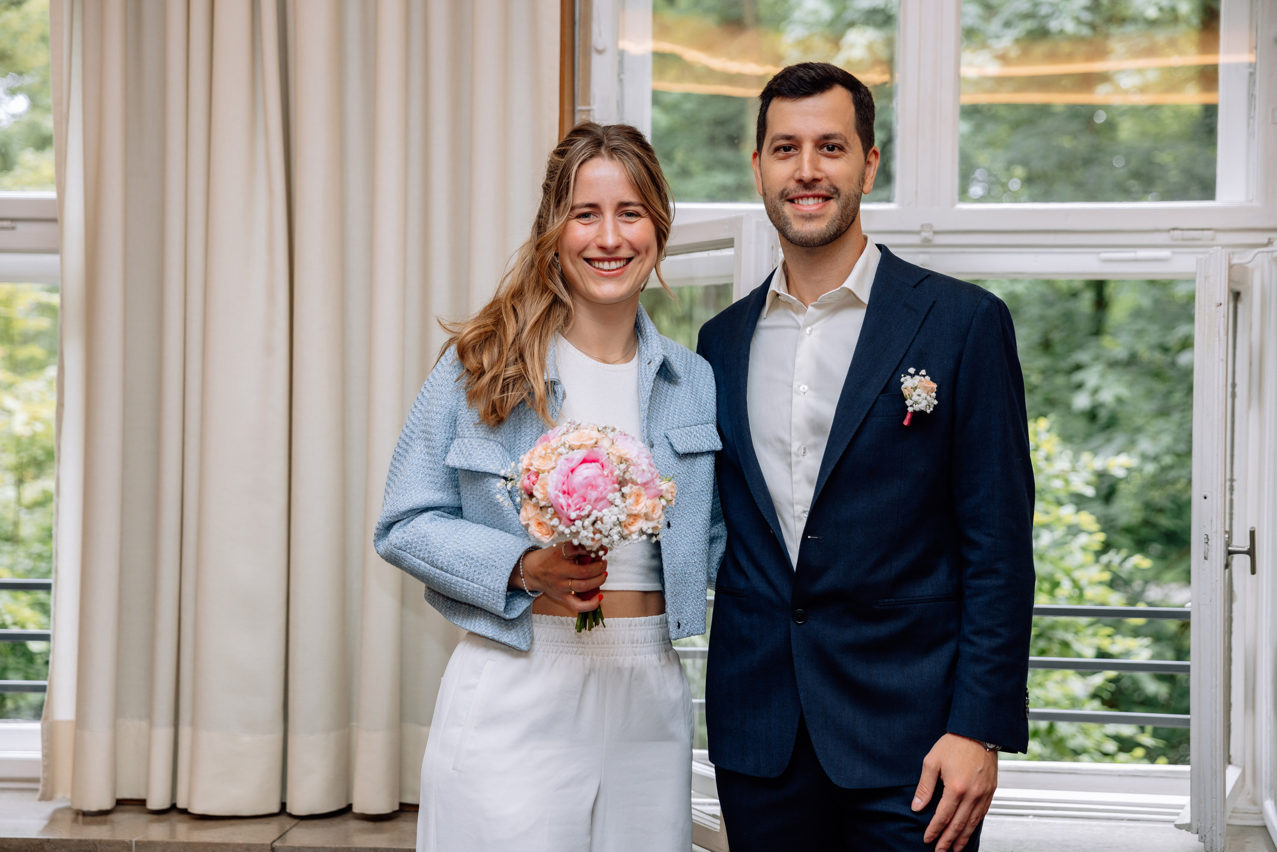 Romanrische Trauung im Standesamt Mandlstraße | München im Sommerlicht. Hochzeitsfotograf München Taufe Familienfotograf Tanja Mauke