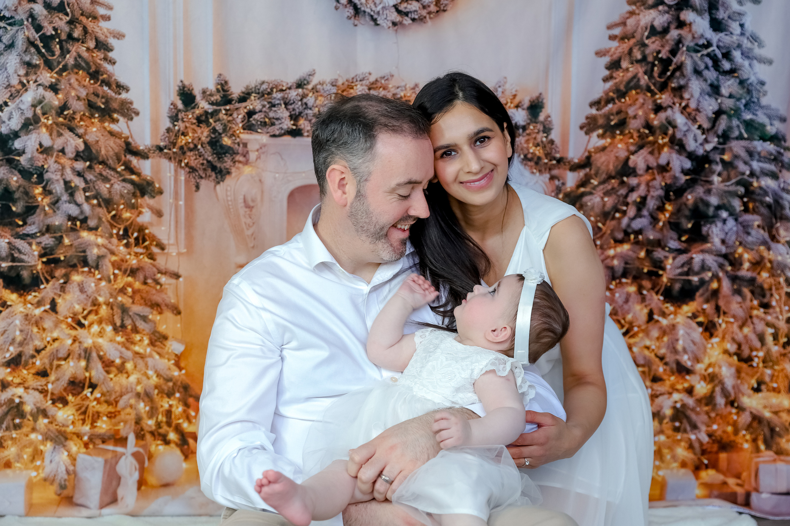 Christmas backdrop. Family & children’s photographer in Herts & West London Iryna Blair