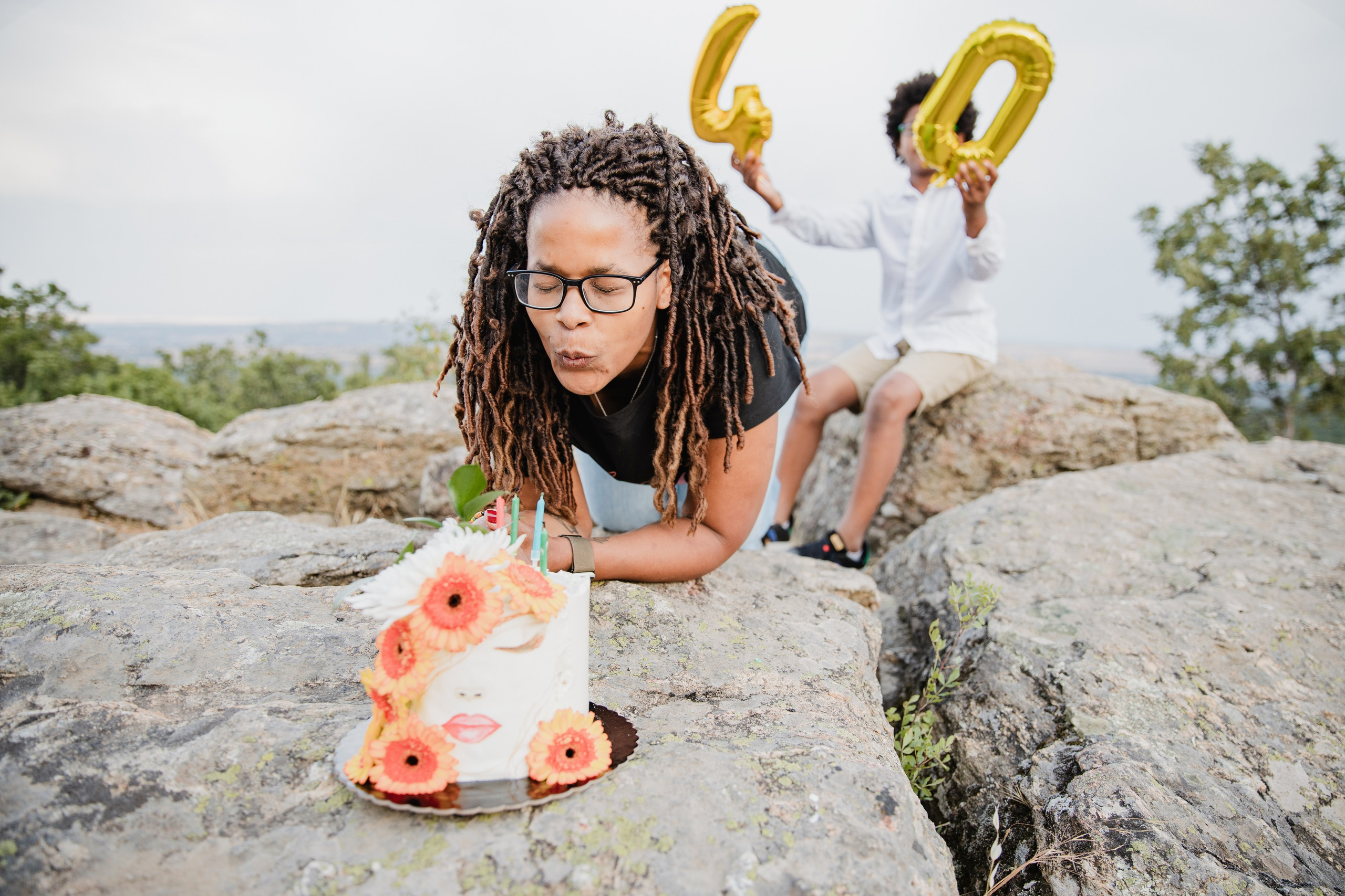 Sesión de Fotos de Cumpleaños en Madrid | Smash Cake, 15, 19, 40 Años – Rainbox Estudio. Rainbox Estudio de Fotografía