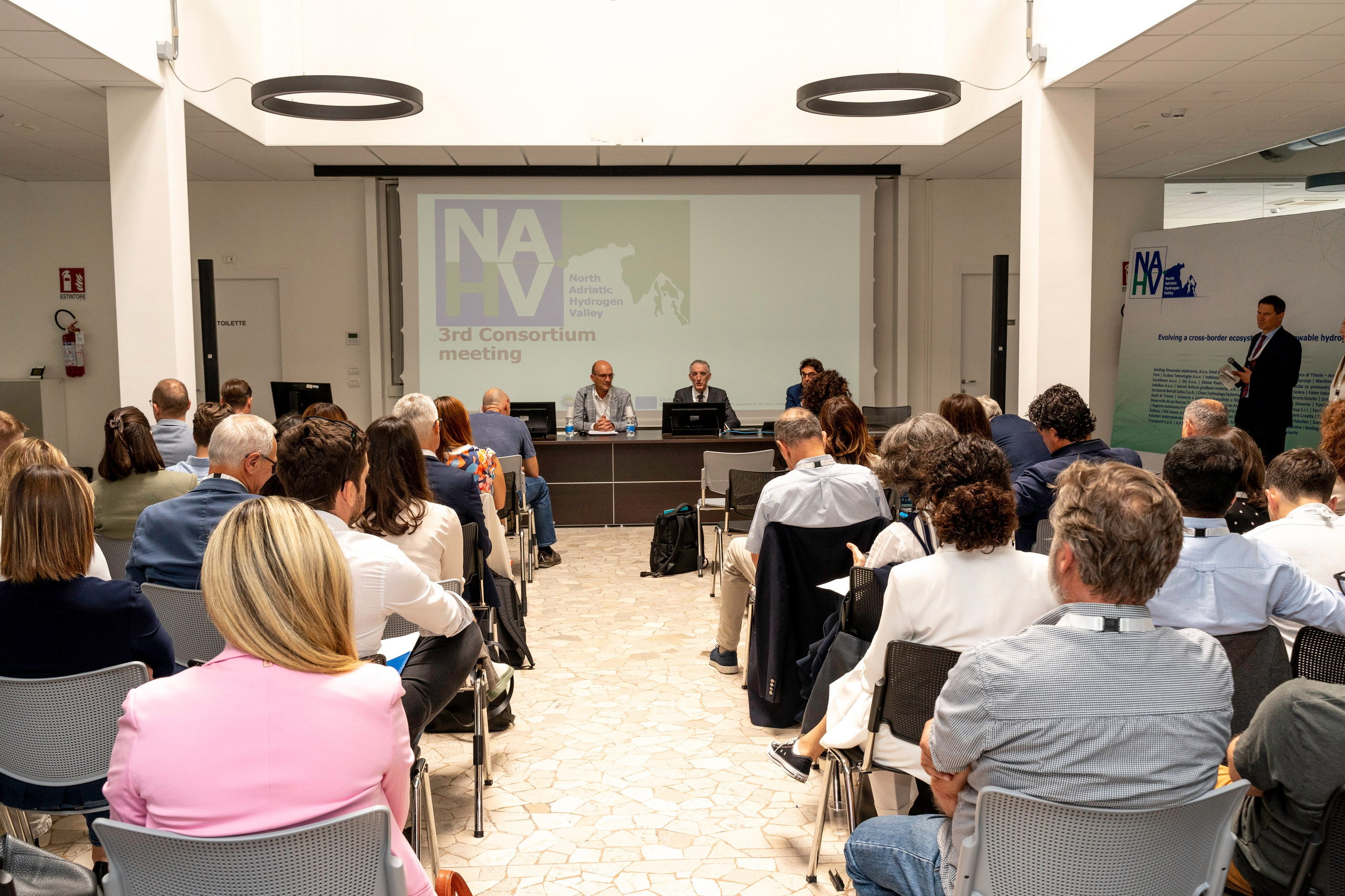 Fotografiranje dogodkov. Fotografinja in videografinja Mariia Bortiakova iz Slovenije: fotografiranje dogodkov, portretov in snemanje videov po vsej Sloveniji