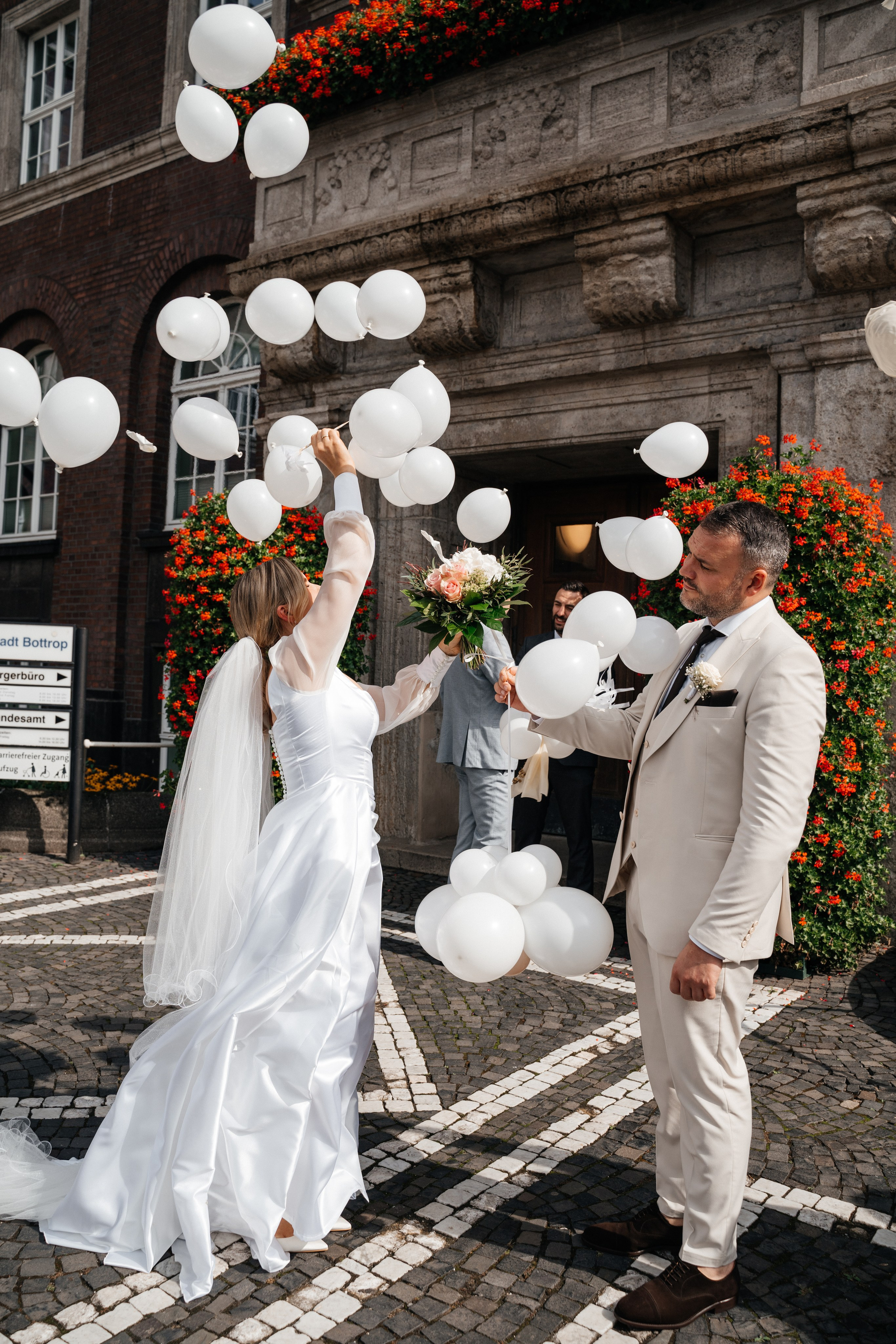 D & M im Restaurant Elfrather Mühle. Hochzeitsfotograf für Moers, Niederrhein, Düsseldorf, NRW und Deutschland