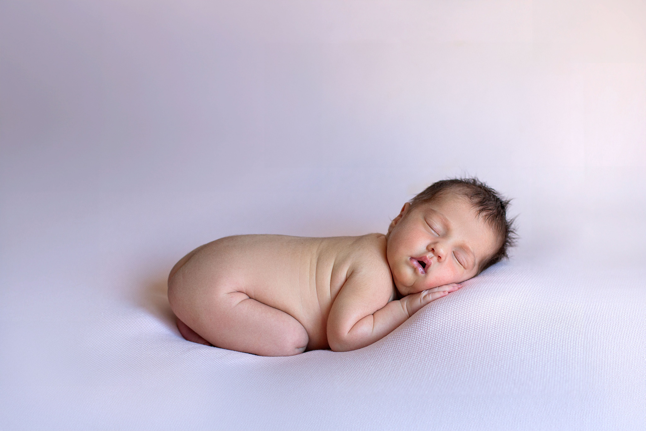 Newborn классическая. Детский и семейный фотограф в г. Бельцы
