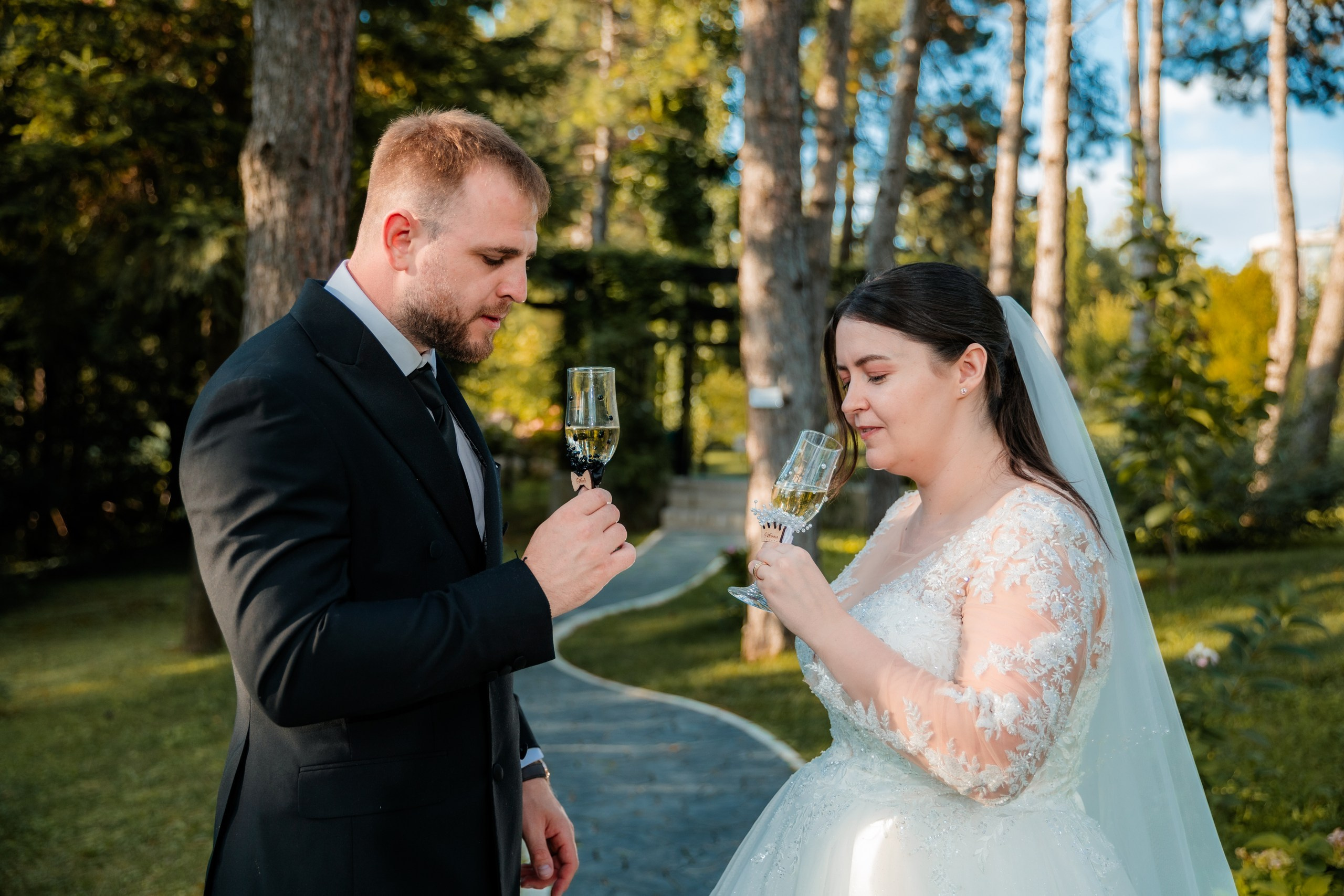 servicii foto. servicii foto Botoșani. servicii foto video Botoșani. fotograf nunta. fotograf evenimente. fotograf nunta Botoșani. Alin chirila. Alin chirila fotograf. Alinofotostudio.- Mire și mireasă – Sergiu & Liliana – ziua nunții, 2024  - Emoții în ziua nunții – Sergiu și Liliana  - Dansul mirilor – fotografie artistică nuntă 2024  - Sedinta foto romantică în natură – Sergiu & Liliana  - Rochia de mireasă și detalii de nuntă elegante