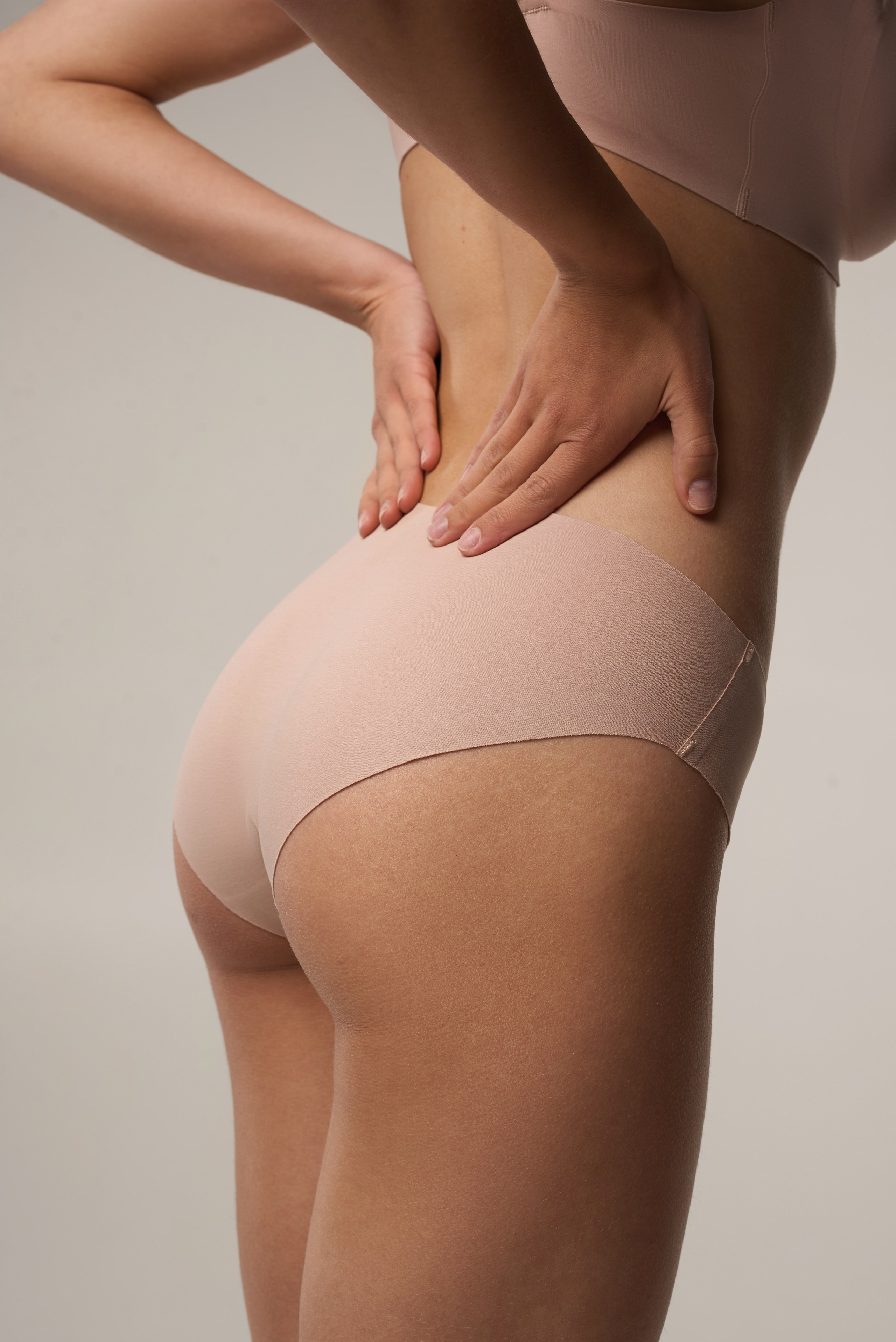 Sesja zdjęciowa dla marki Luna – bielizna i odzież | Katalog modowy. Portrait & Fashion Photographer | Сannes, Paris, Monaco, Dubai, Kyiv — - Alisa Postnykova