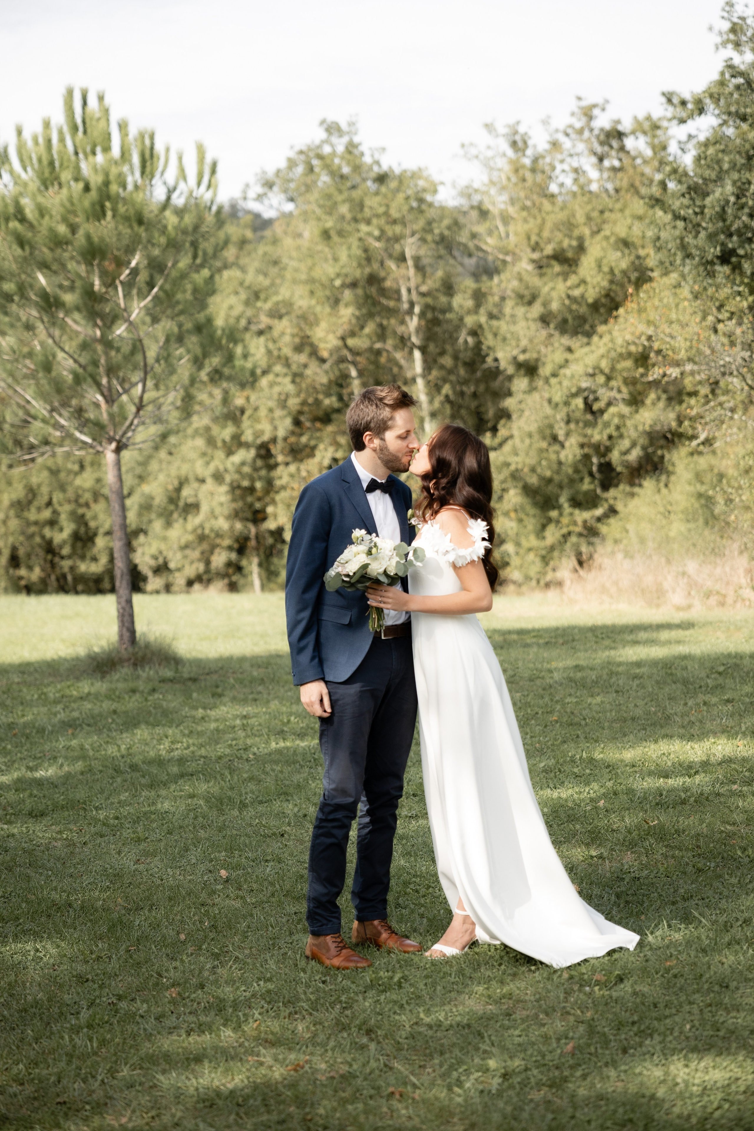 Mariage au château français. Elopement au Château de Cénevières. Eugénie Smirnova — Photographe à Toulouse et dans le Sud-Ouest