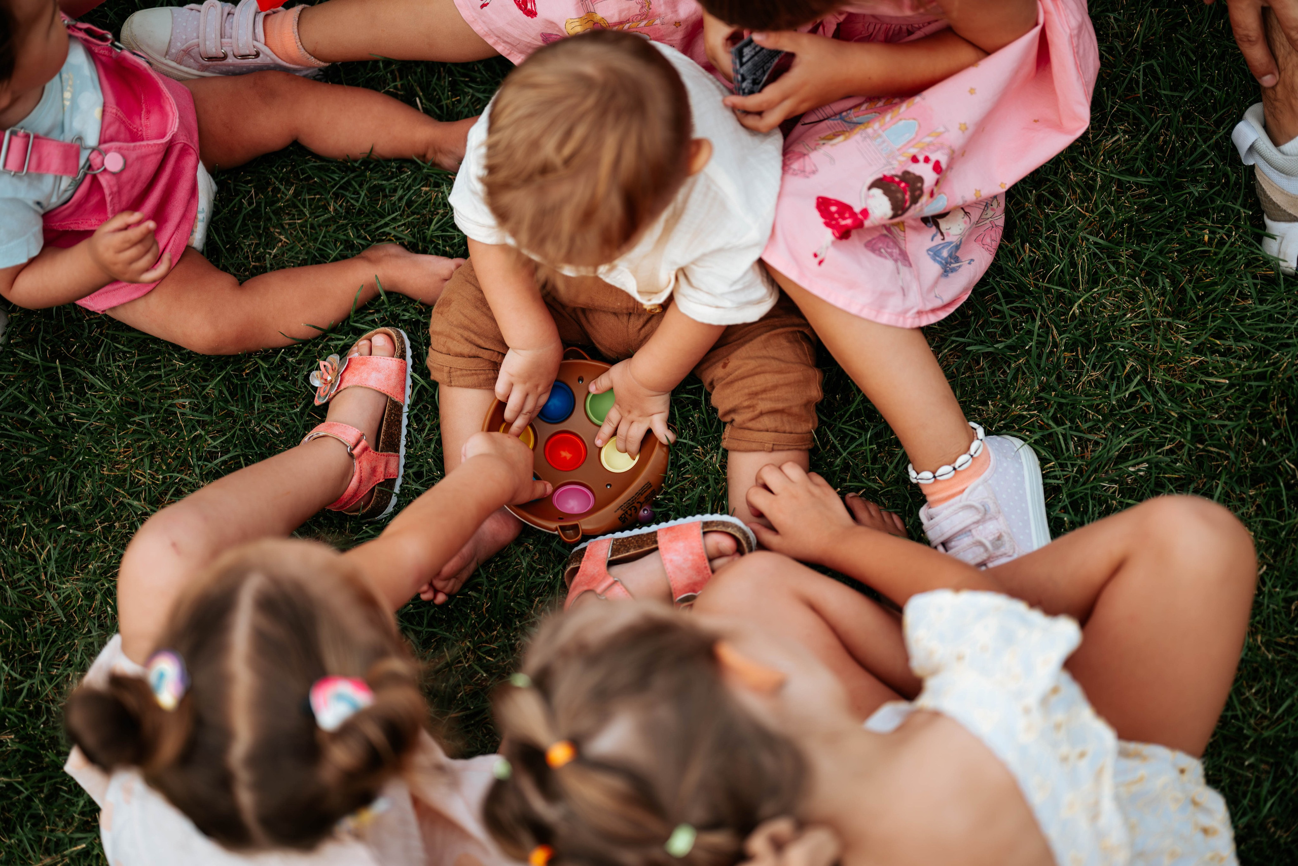 FOTOGRAFISANJE ROĐENDANA. Dečiji i porodični fotograf