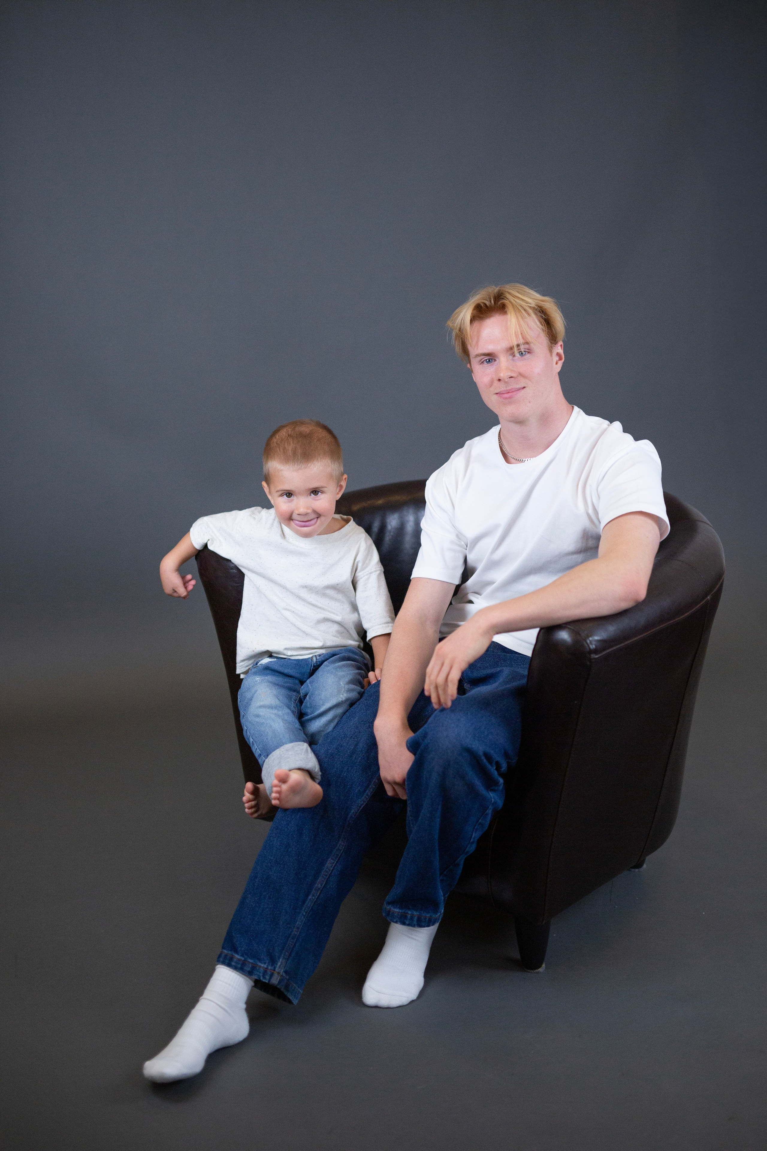 Kusiner. Family and real state photographer in Haugesund Dina Vikra