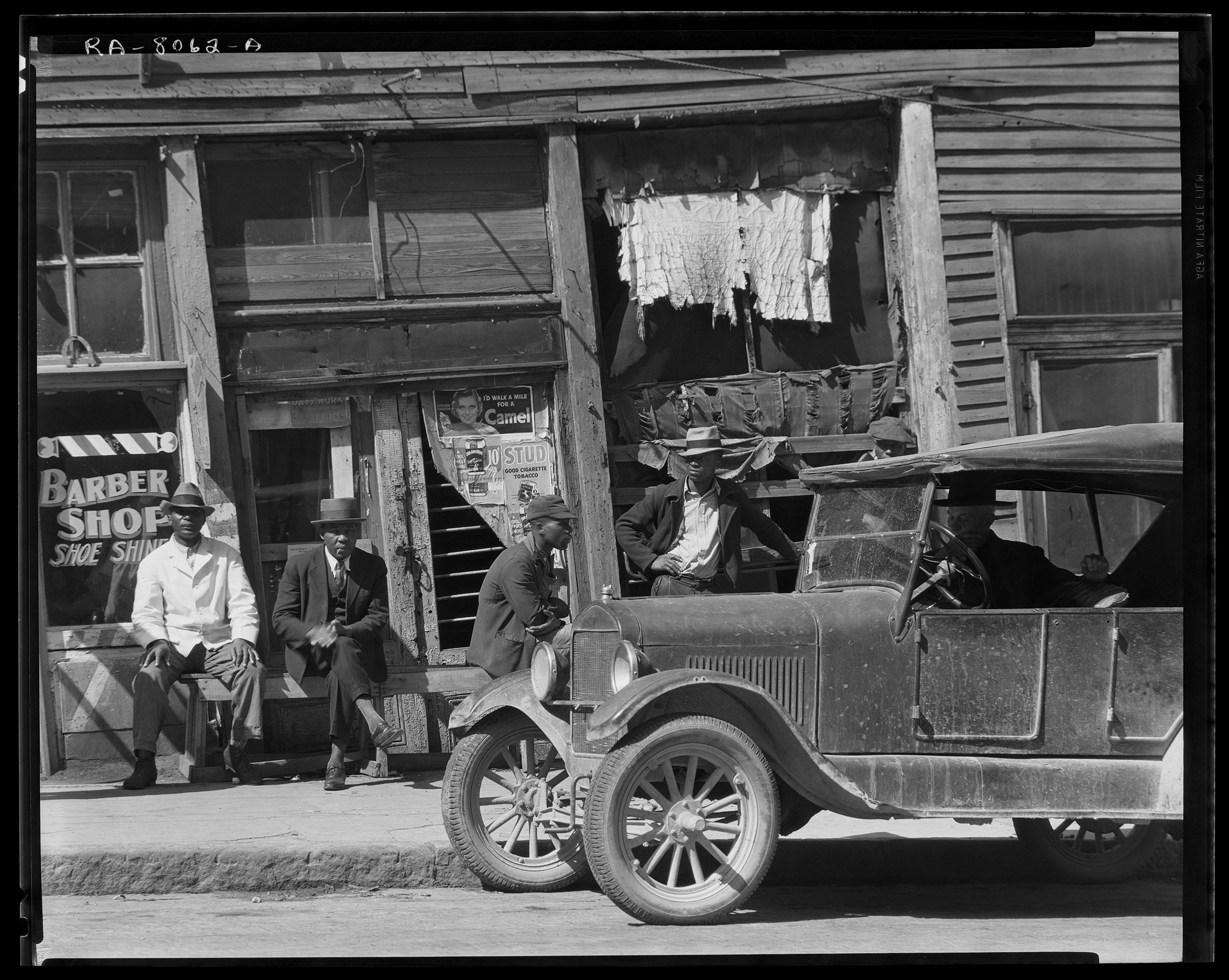 Fixat al carrer. Josep Gil - fotografia