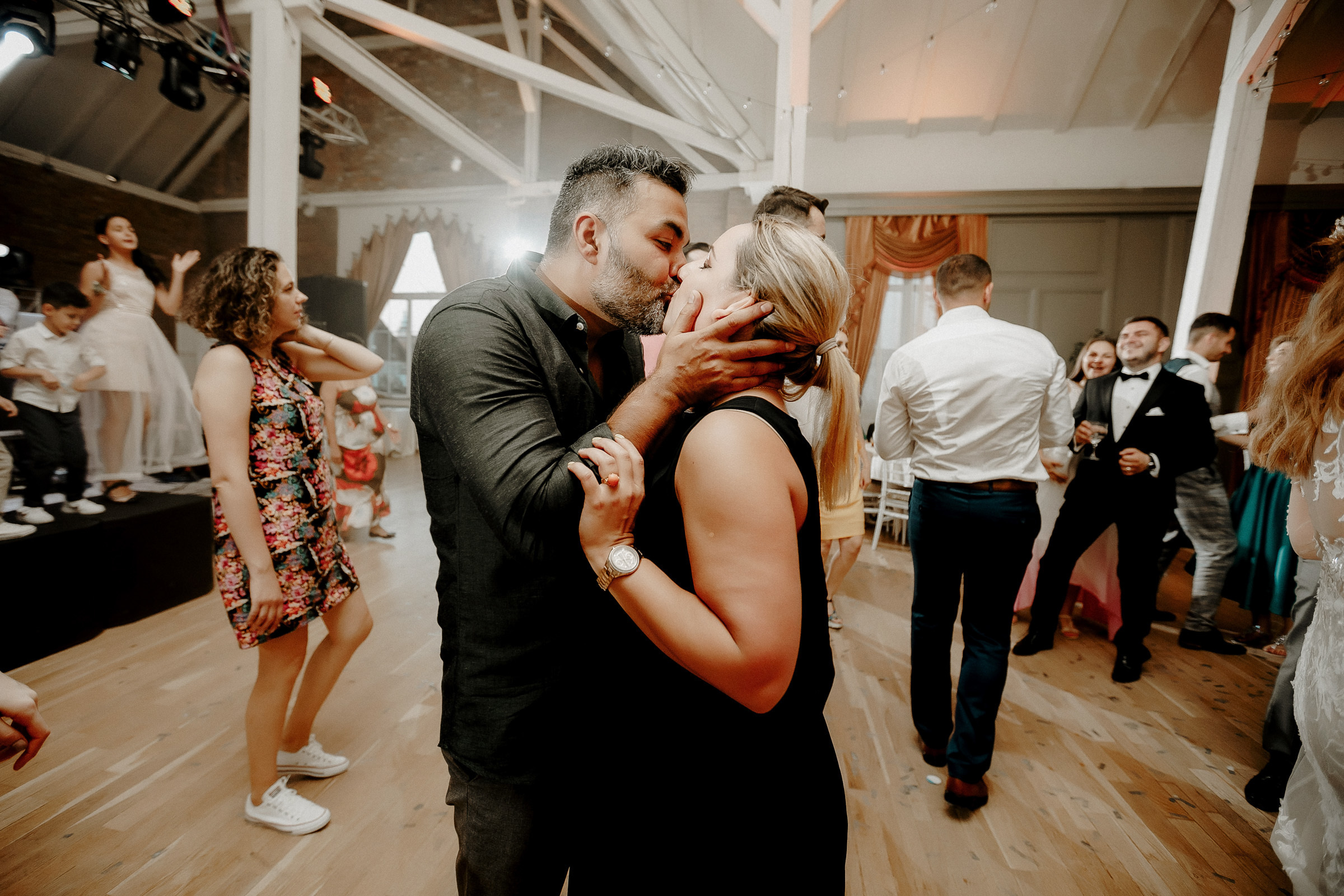 Unda iubirii  -Romania-. Servicii Foto Video în Chișinău și Europa ID-Brothers