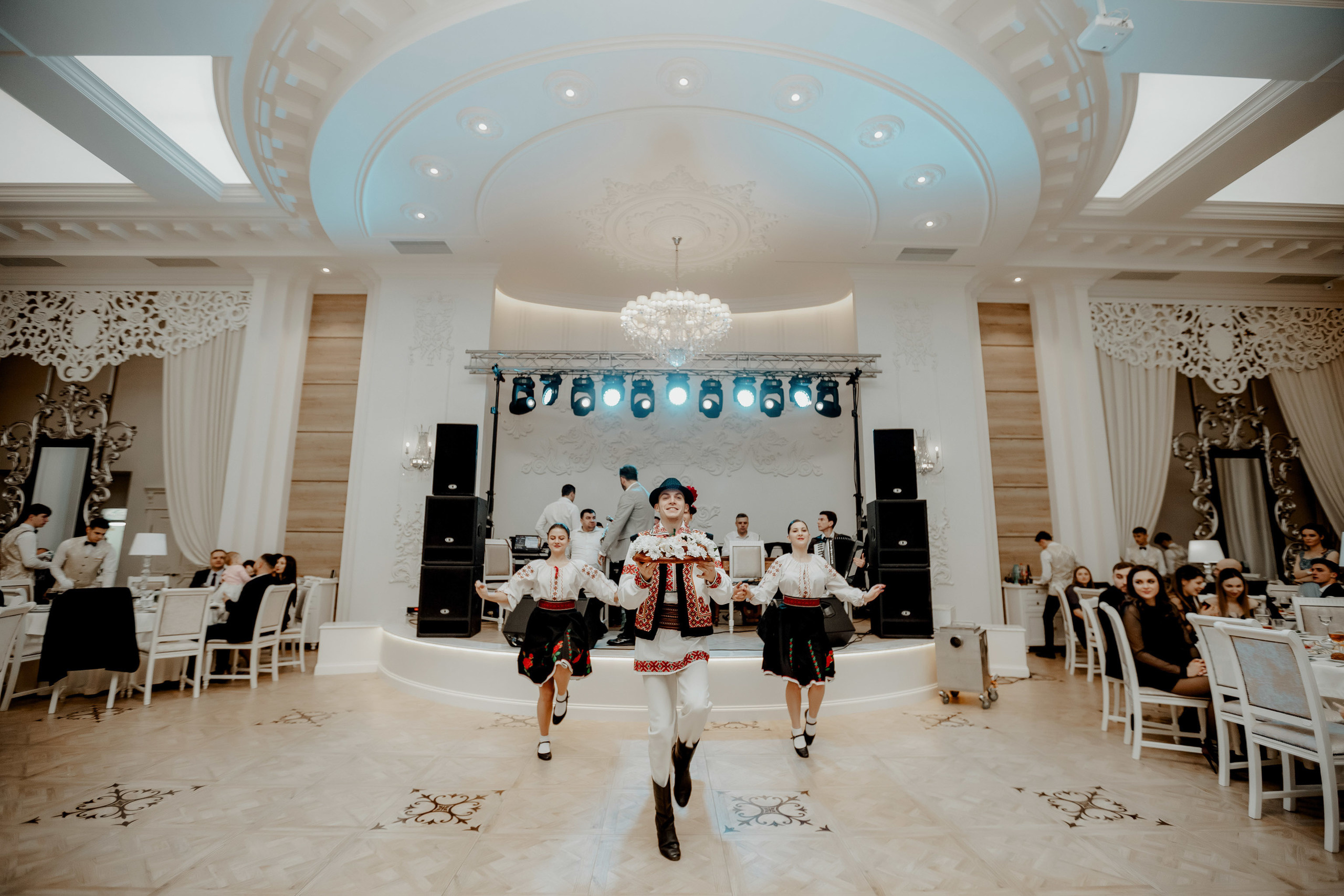 Dragoste în contrast -Moldova-. Servicii Foto Video în Chișinău și Europa ID-Brothers