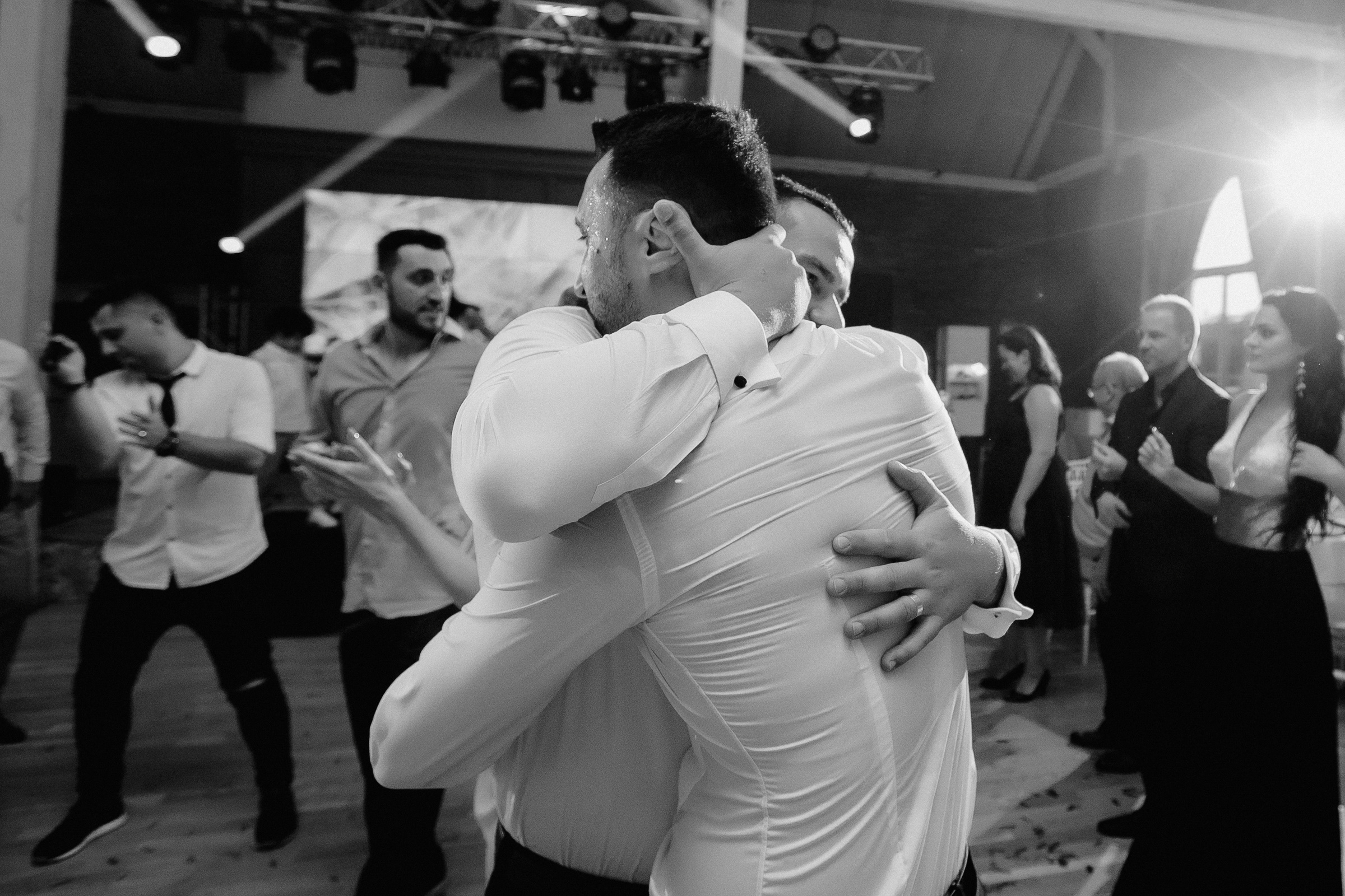 Unda iubirii  -Romania-. Servicii Foto Video în Chișinău și Europa ID-Brothers