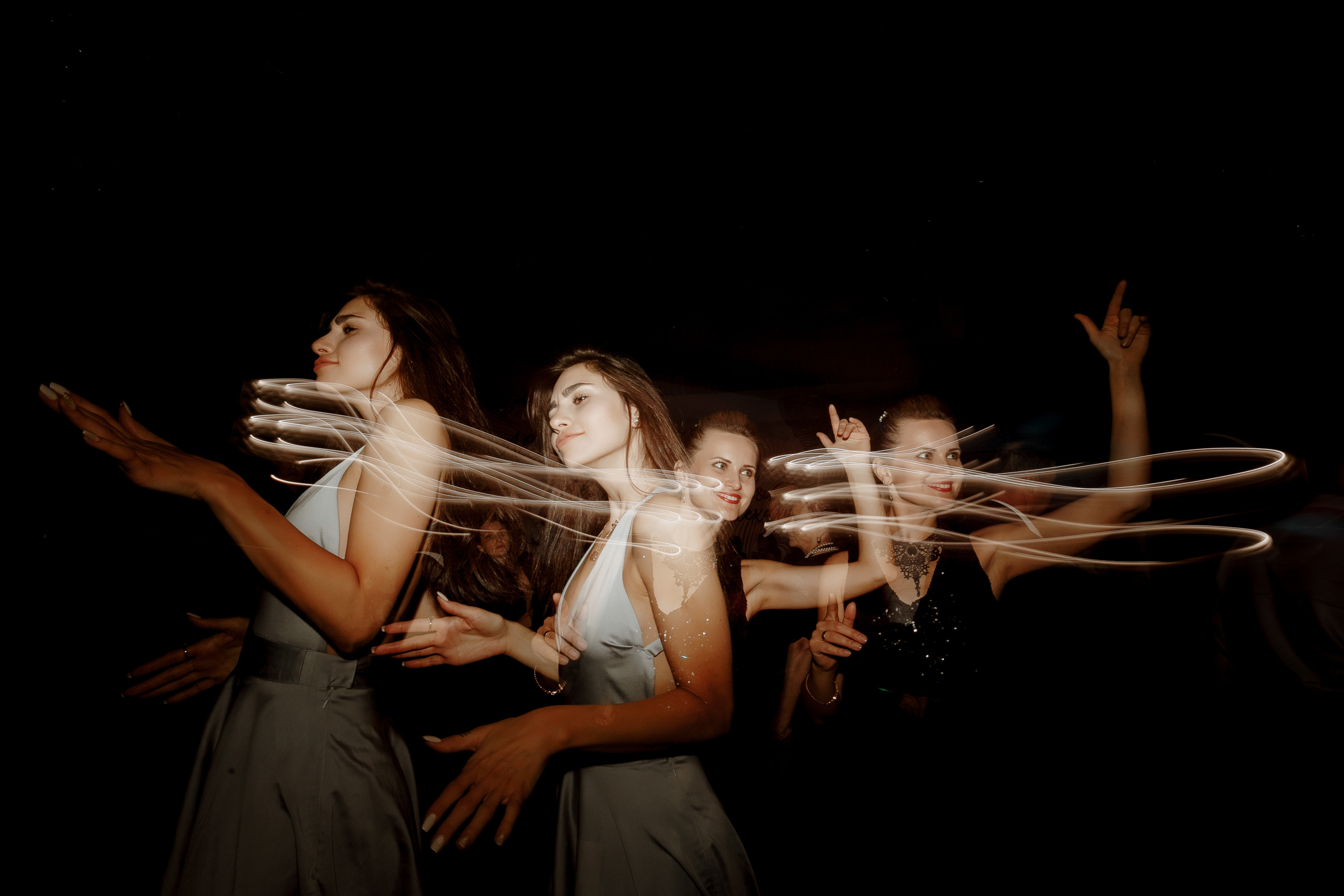 Despre noi și emoții -Moldova-. Servicii Foto Video în Chișinău și Europa ID-Brothers