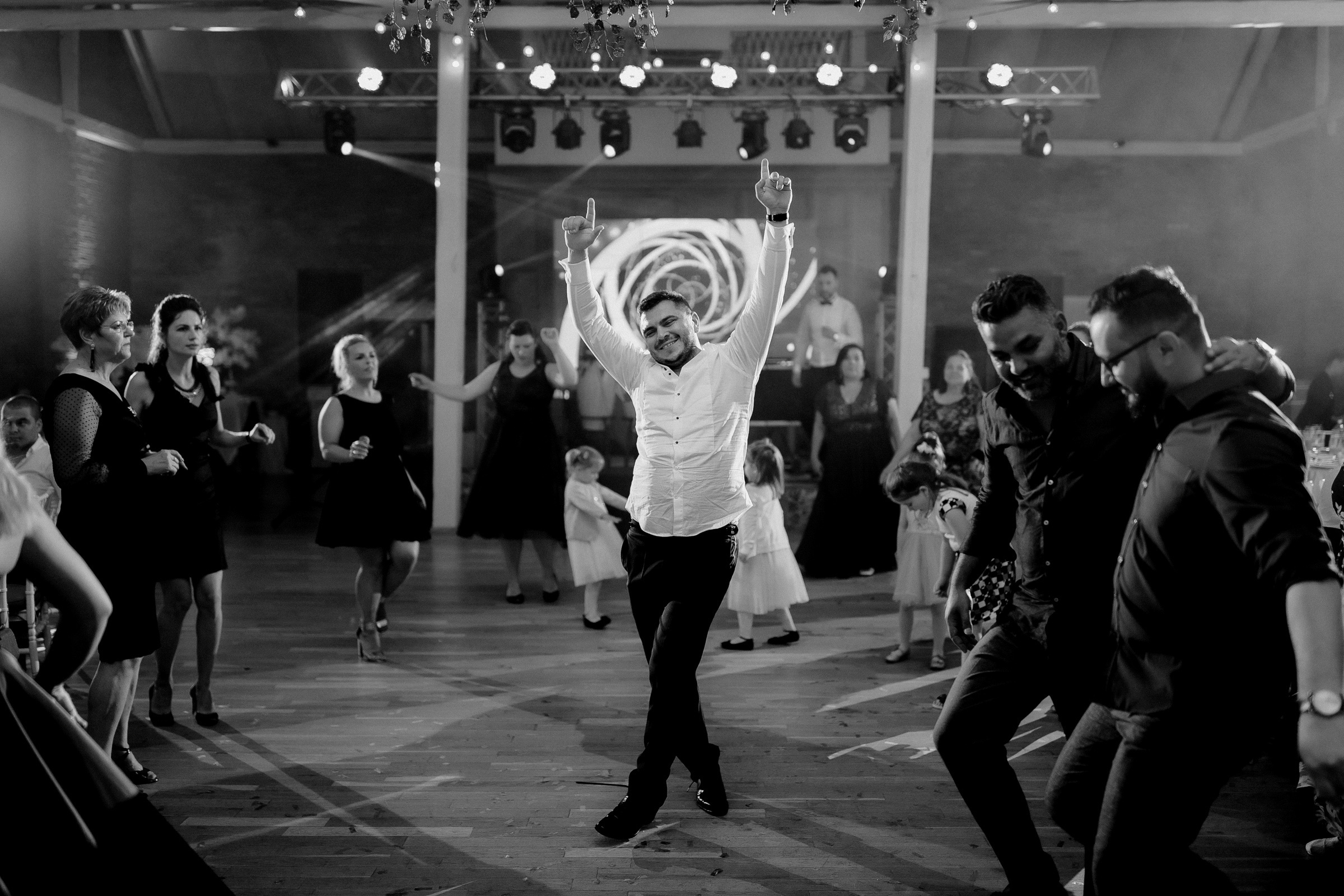 Unda iubirii  -Romania-. Servicii Foto Video în Chișinău și Europa ID-Brothers