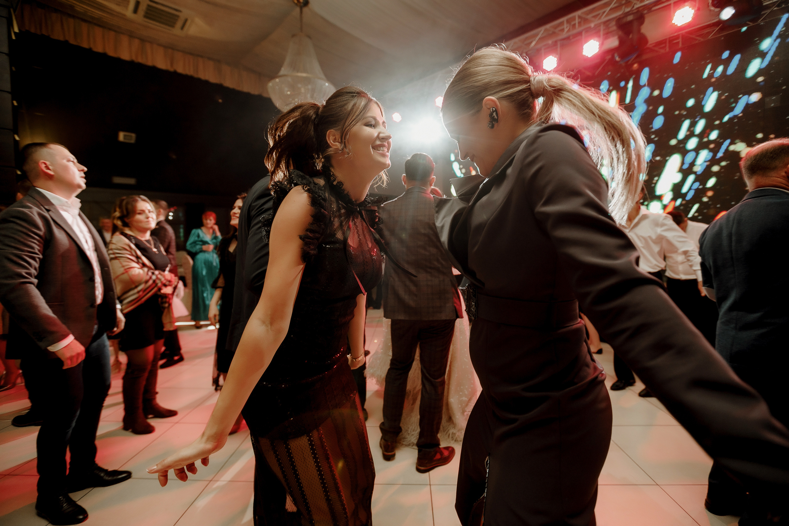 Despre noi și emoții -Moldova-. Servicii Foto Video în Chișinău și Europa ID-Brothers