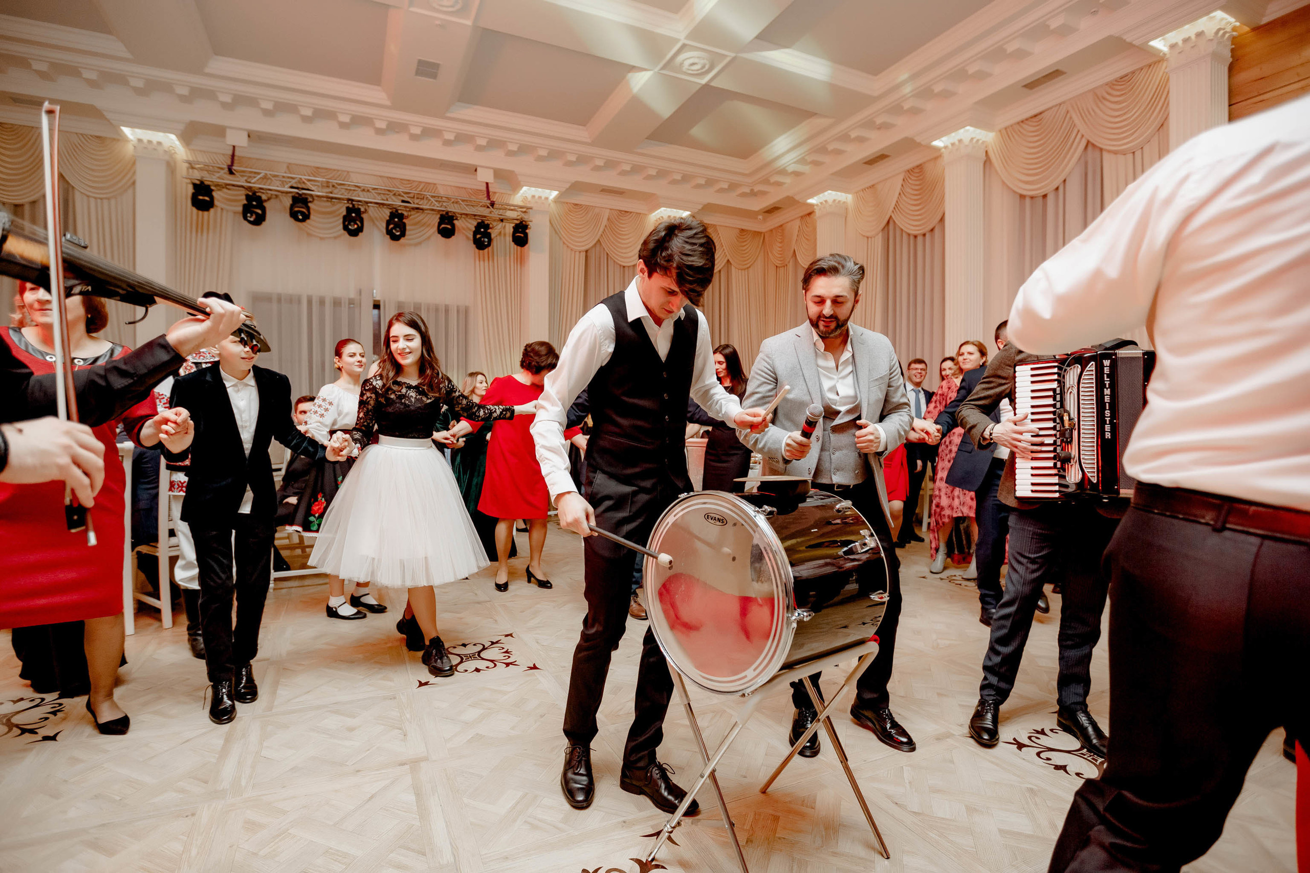 Dragoste în contrast -Moldova-. Servicii Foto Video în Chișinău și Europa ID-Brothers