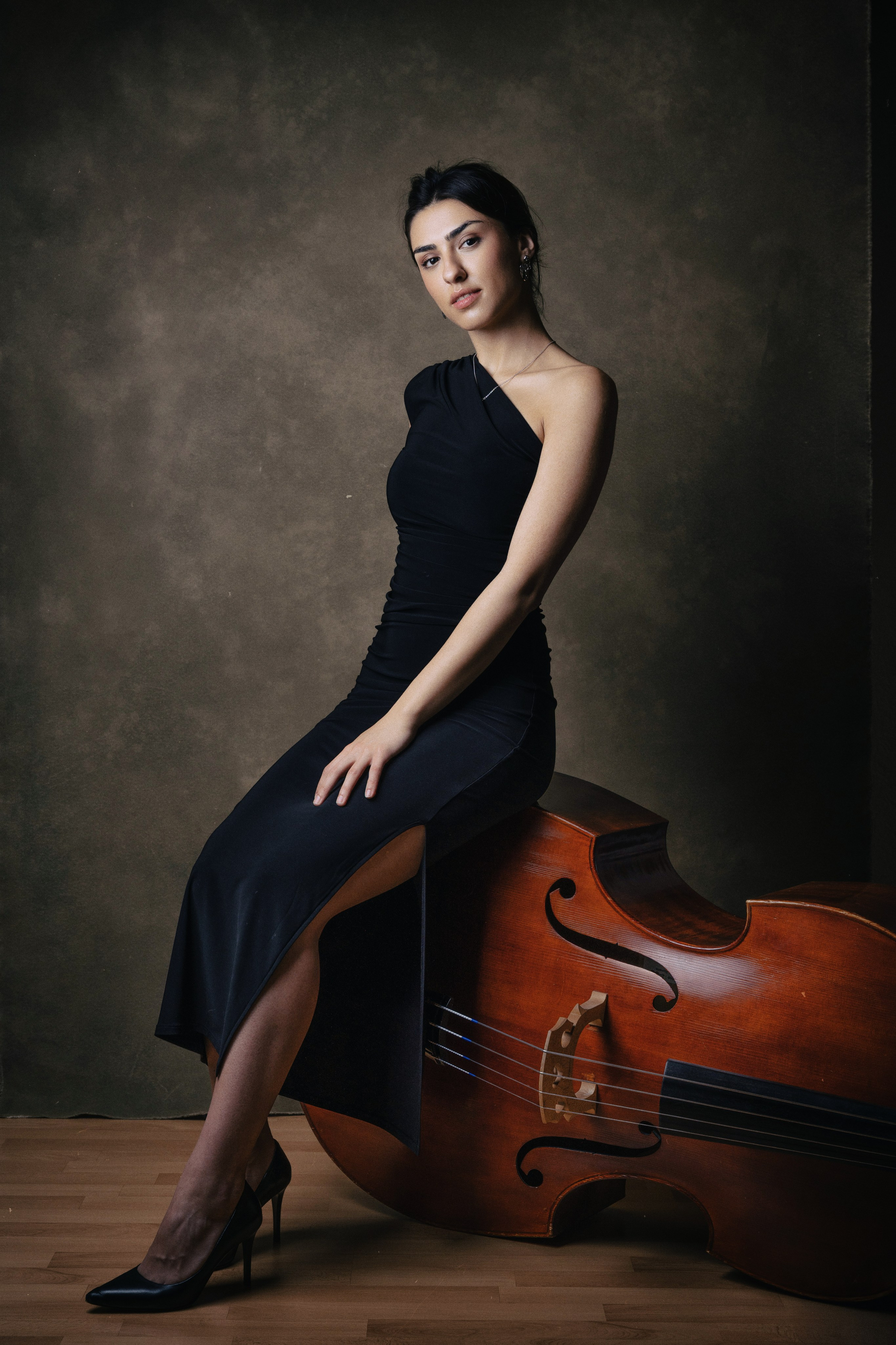 GÖKÇE. Portrait photographer in Germany and all over Europe Mischa Blank