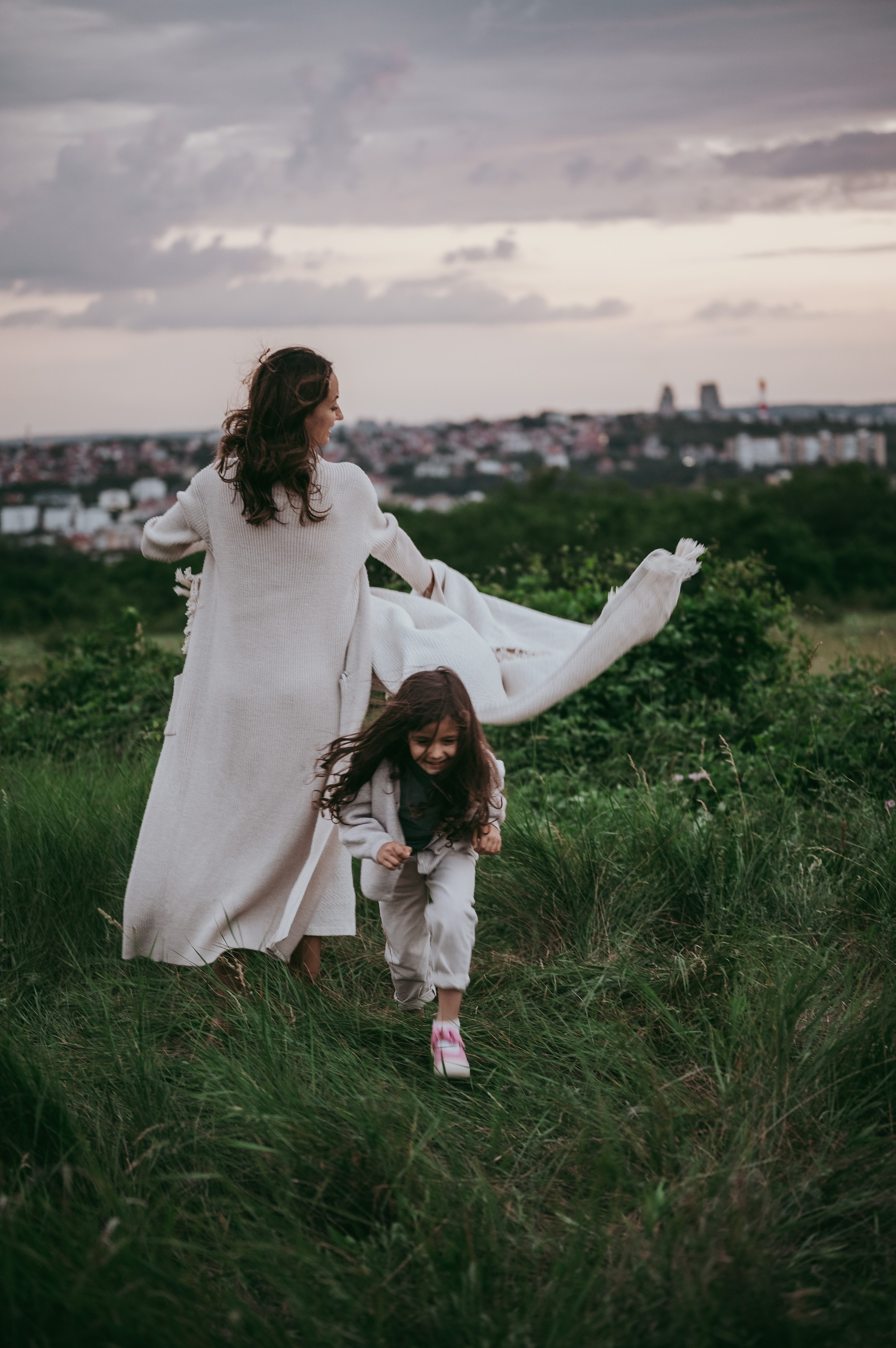 Bojana i Srna / mammy and me photosession. Deciji i porodicni fotograf u Beogradu Oksana Skendzic