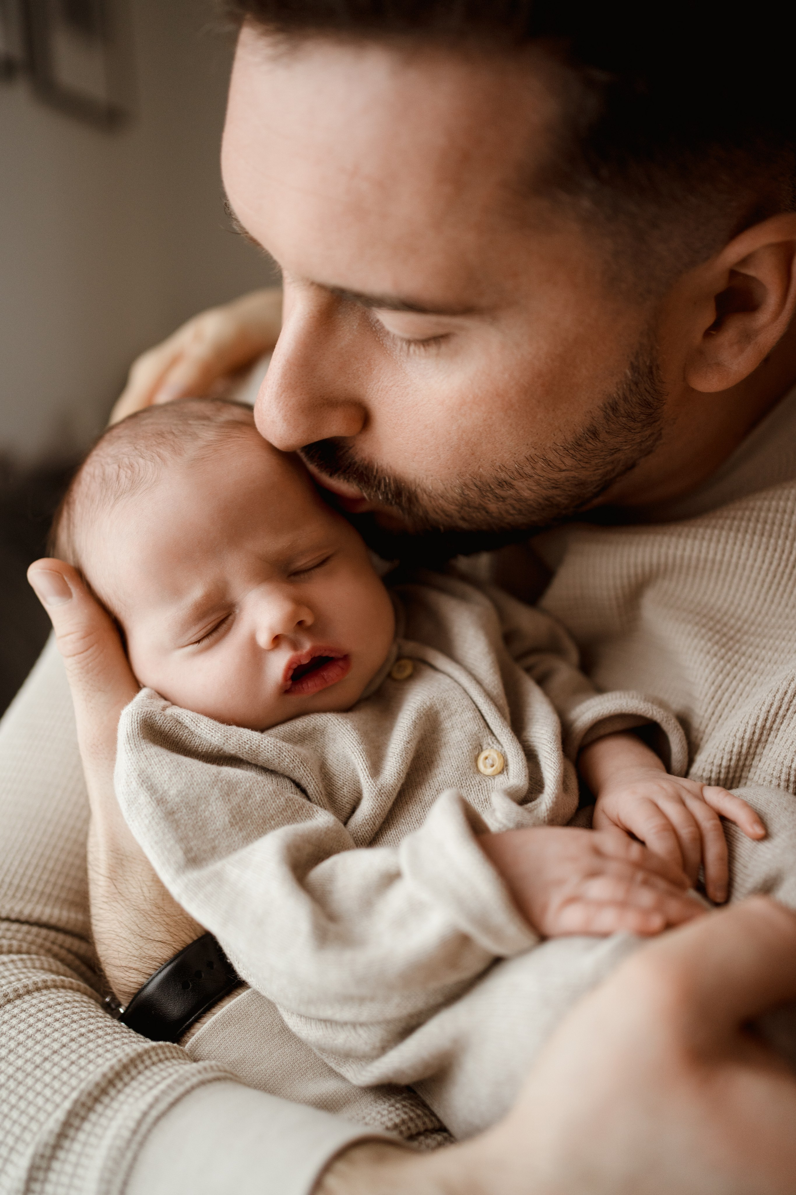 Sesja noworodkowa w domu. Fotograf Łódź - sesja ciążowa, noworodkowa, dziecięca. Studio w Łodzi