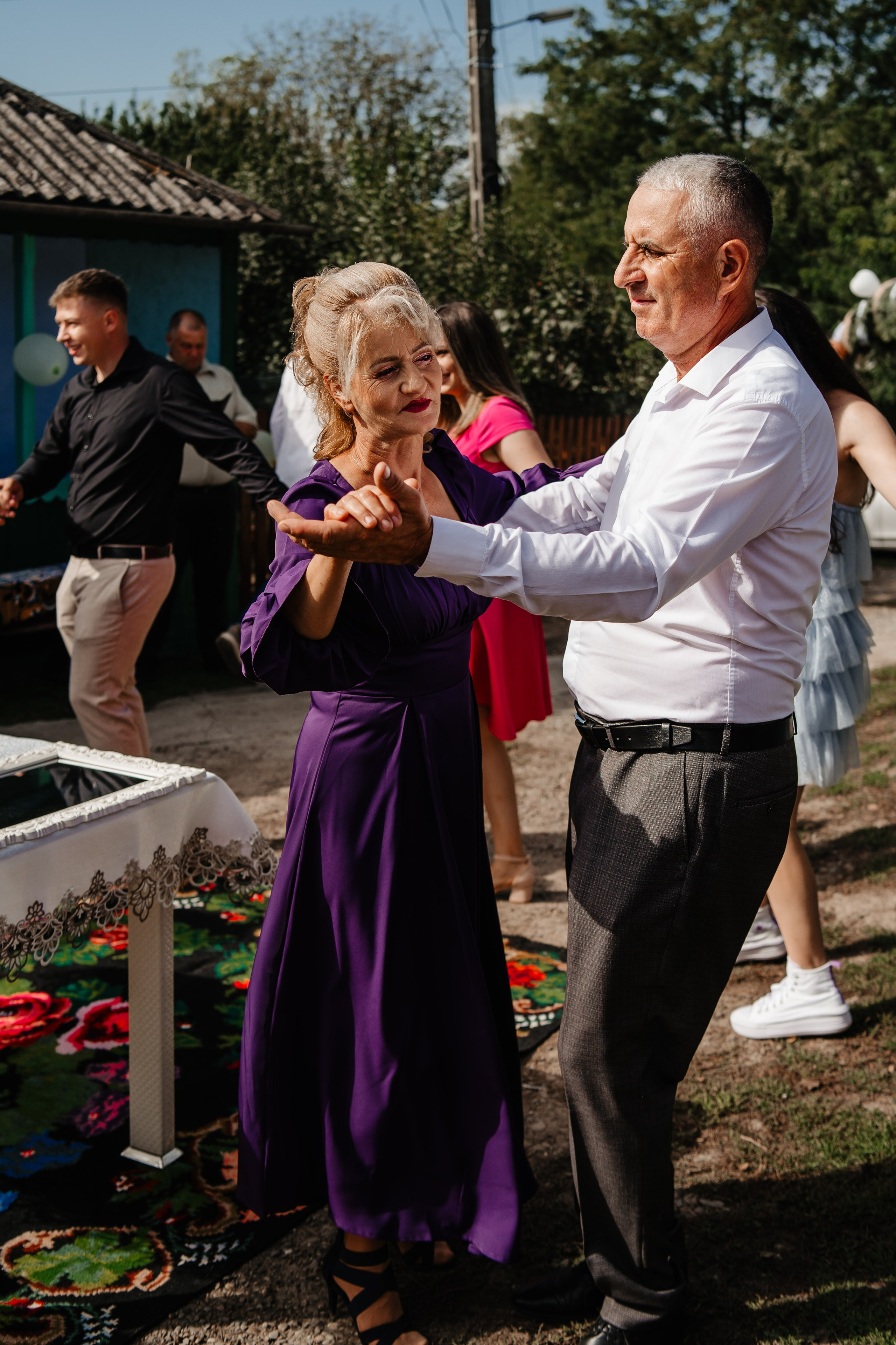 Robert si Mada. Foto-Video Nunta Iasi, Suceava, Bucuresti / Disponibilitate 2025 — 2026 — 2027