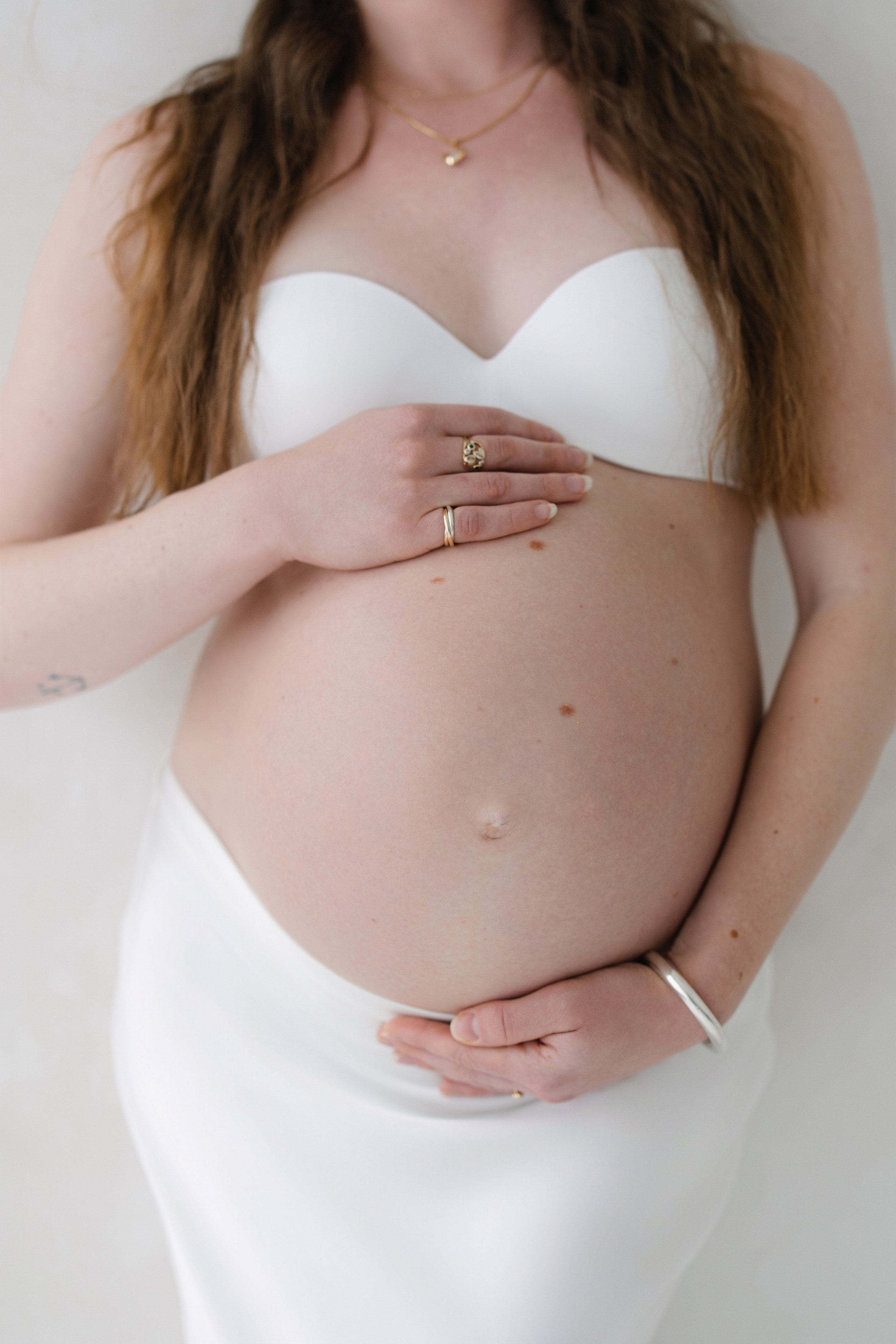 Moderne und minimalistische Schwangerschaftsfotografie in Zürich & Uster, Schweiz. Wedding and Family Photographer Switzerland and Italy. Valeria Diaz