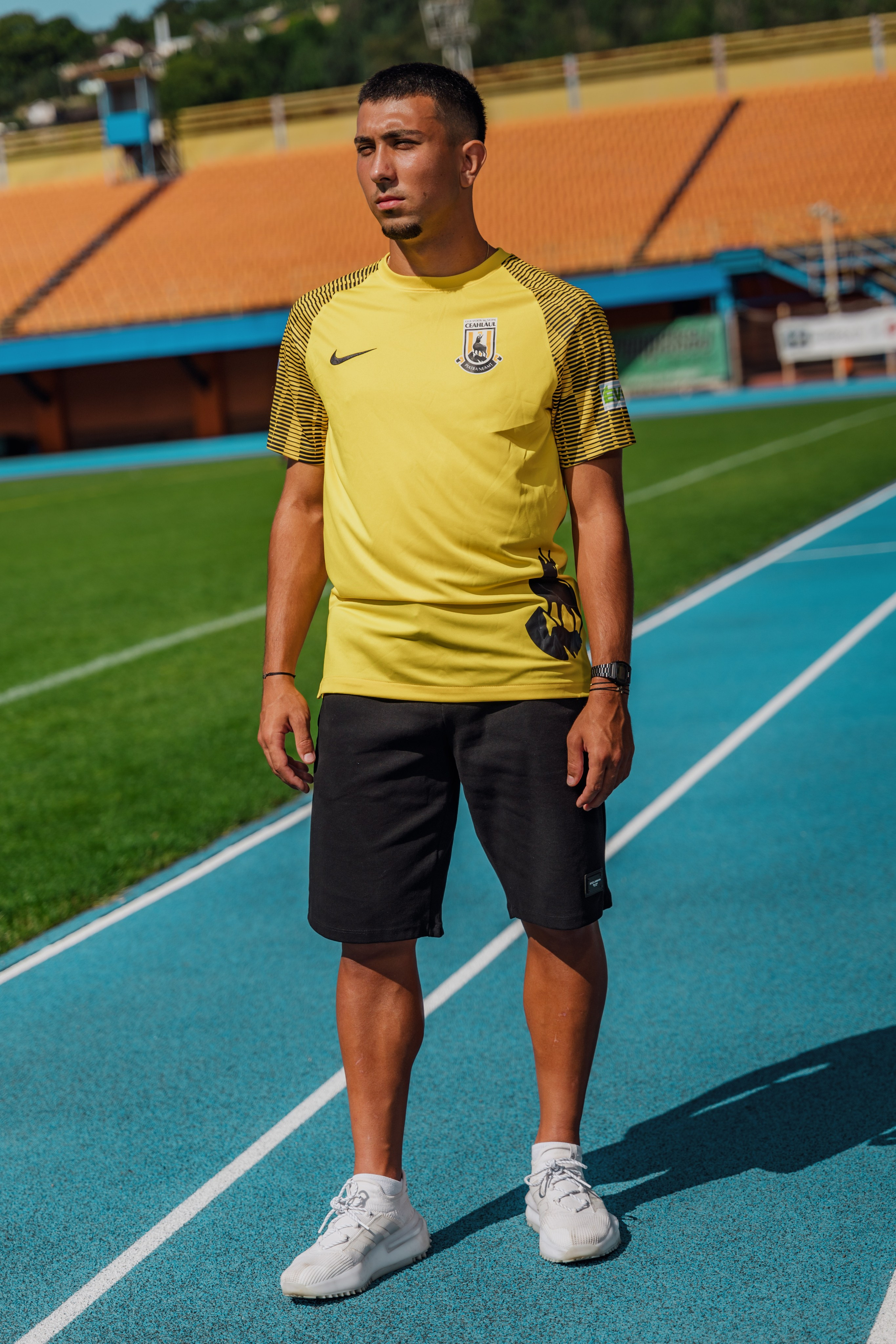 Folha. Dragosbaciuartphotographer