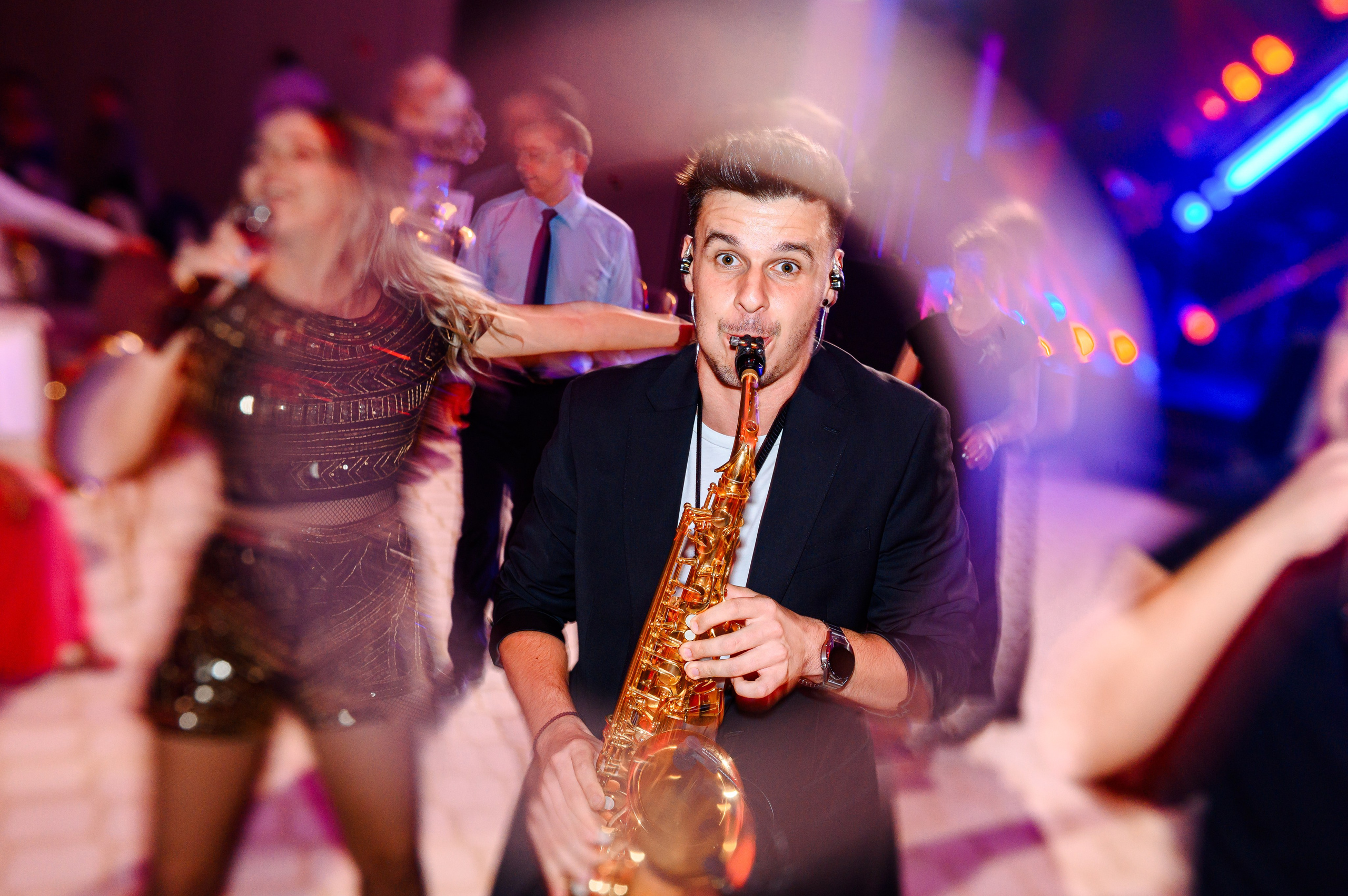 Madalina & Ovidiu. Mugurel Olteanu Fotograf