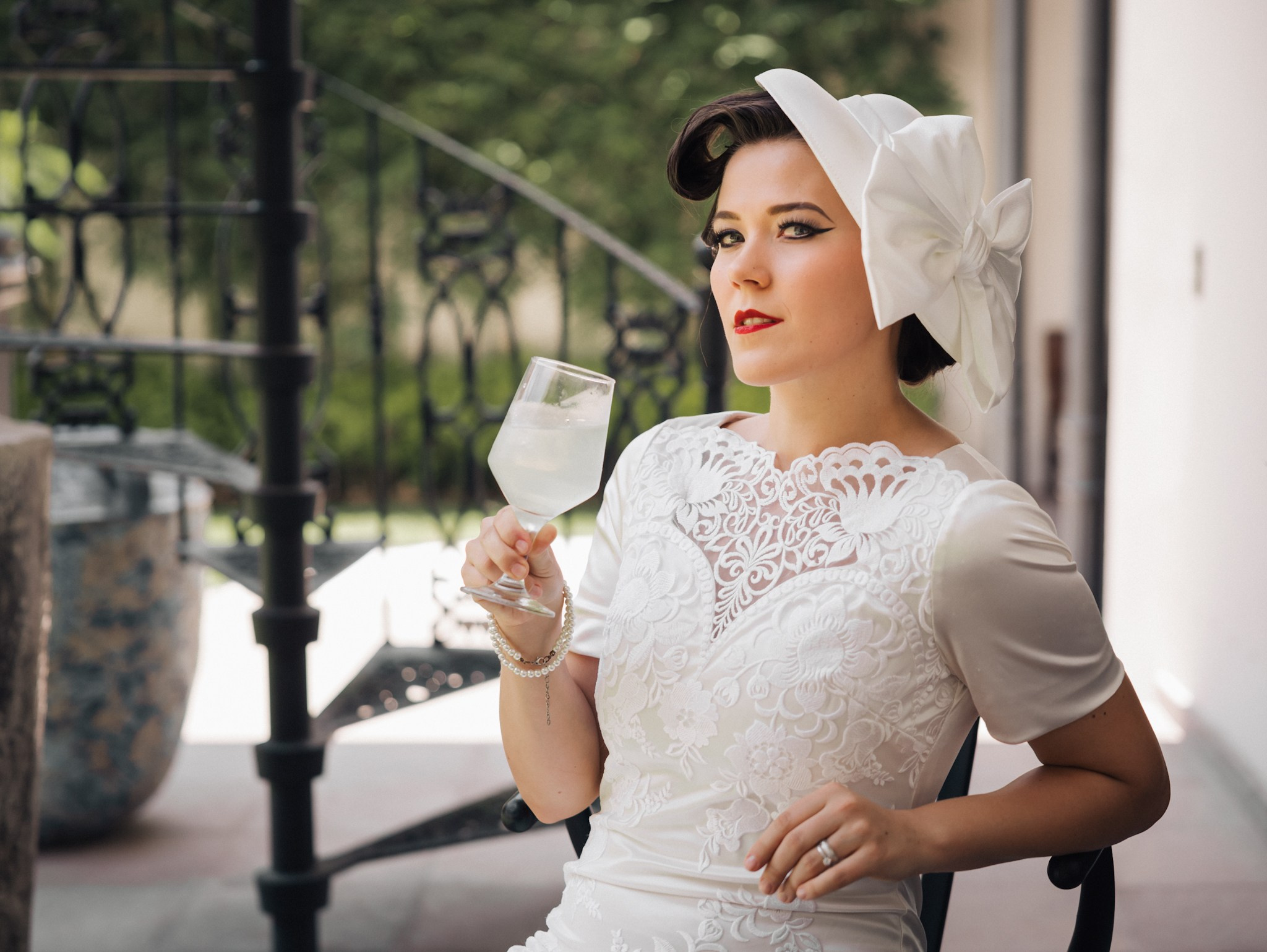 Solo Bride Photoshoot in the city. Lifestyle and Family Photographer in Pisek Oxana Telupilova