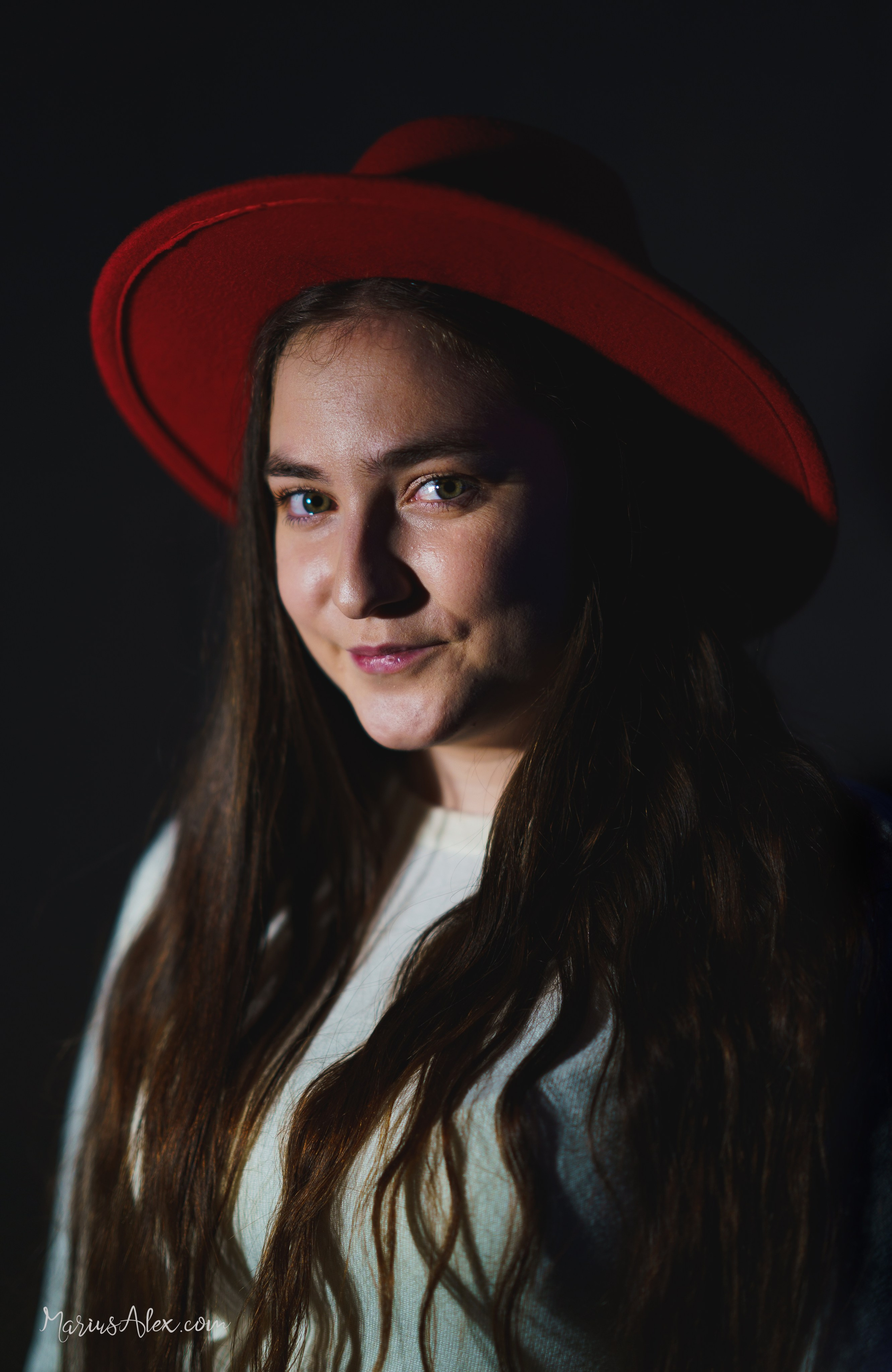 Individual Studio. Marius Alex fotograf de eveniment si portret din Suceava