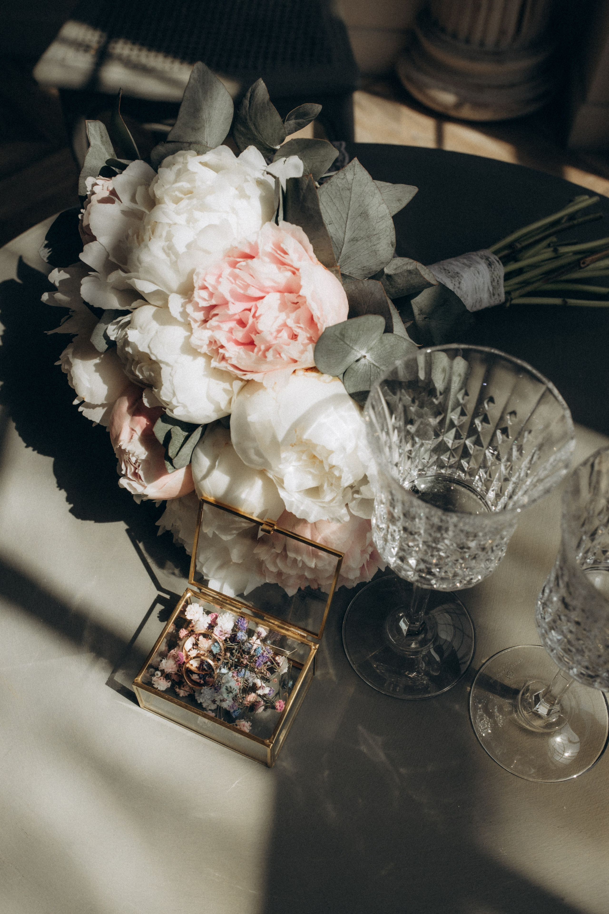 Nikolly & Constantin. Home