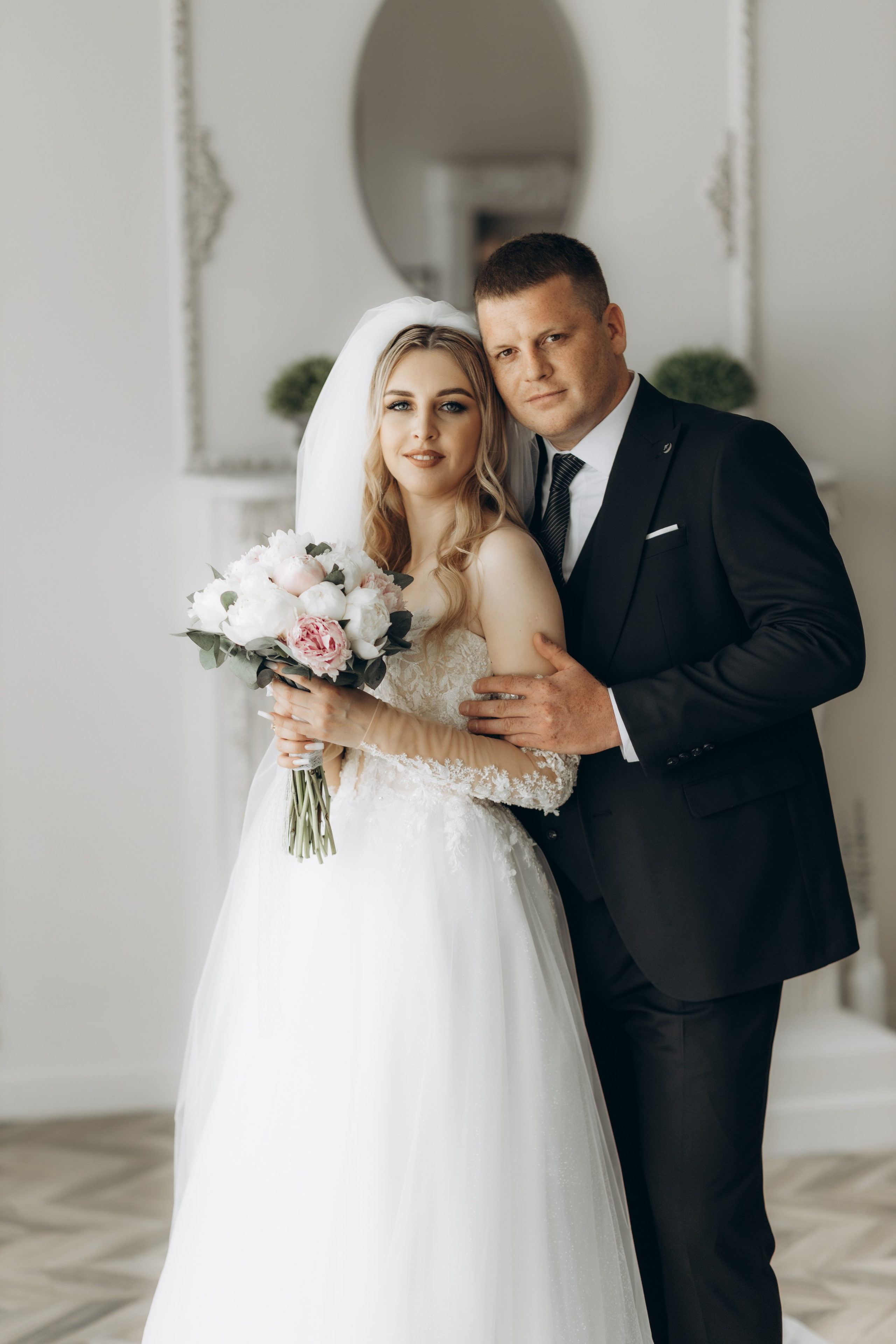 Nikolly & Constantin. Home