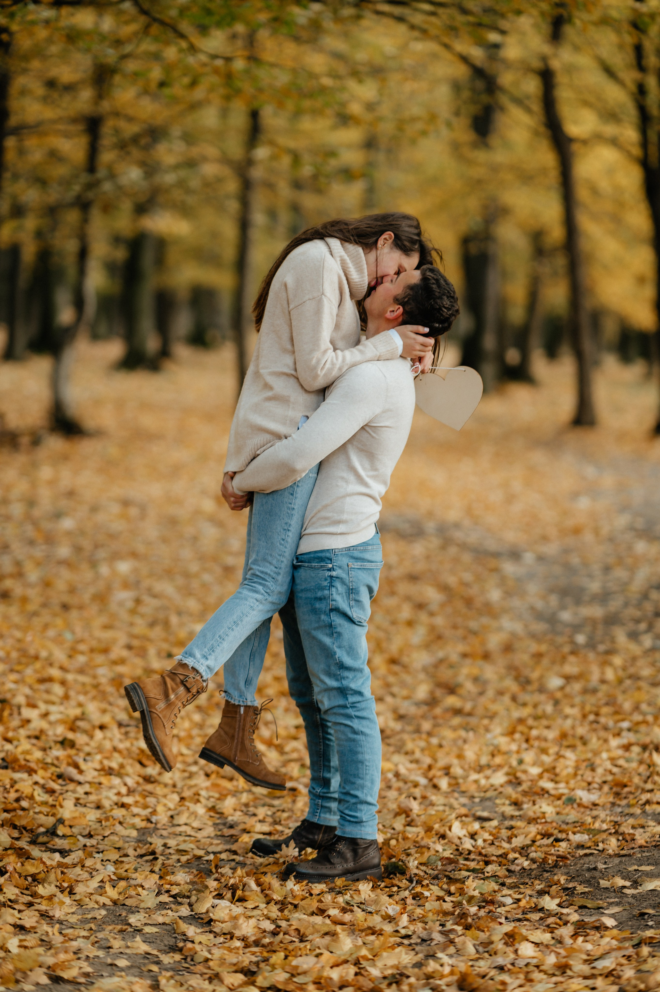 Save the date toamna , in natura. Proud Vision Weddings | Wedding Photography & Film — Servicii profesionale Foto Video Nunta Iasi