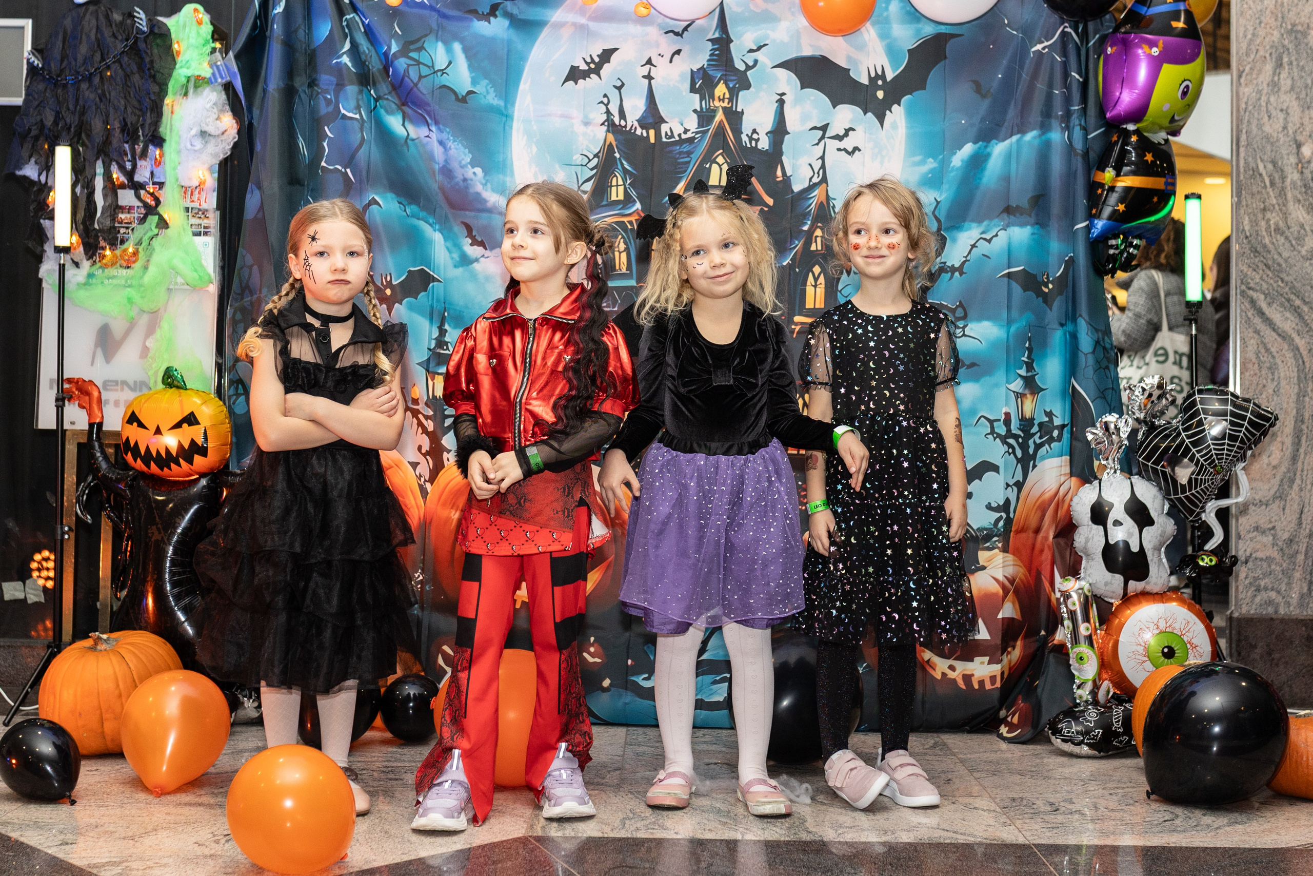 Leo dance studio Helloween 2025. Семейный и детский фотограф в Варшаве Мила Бобровская