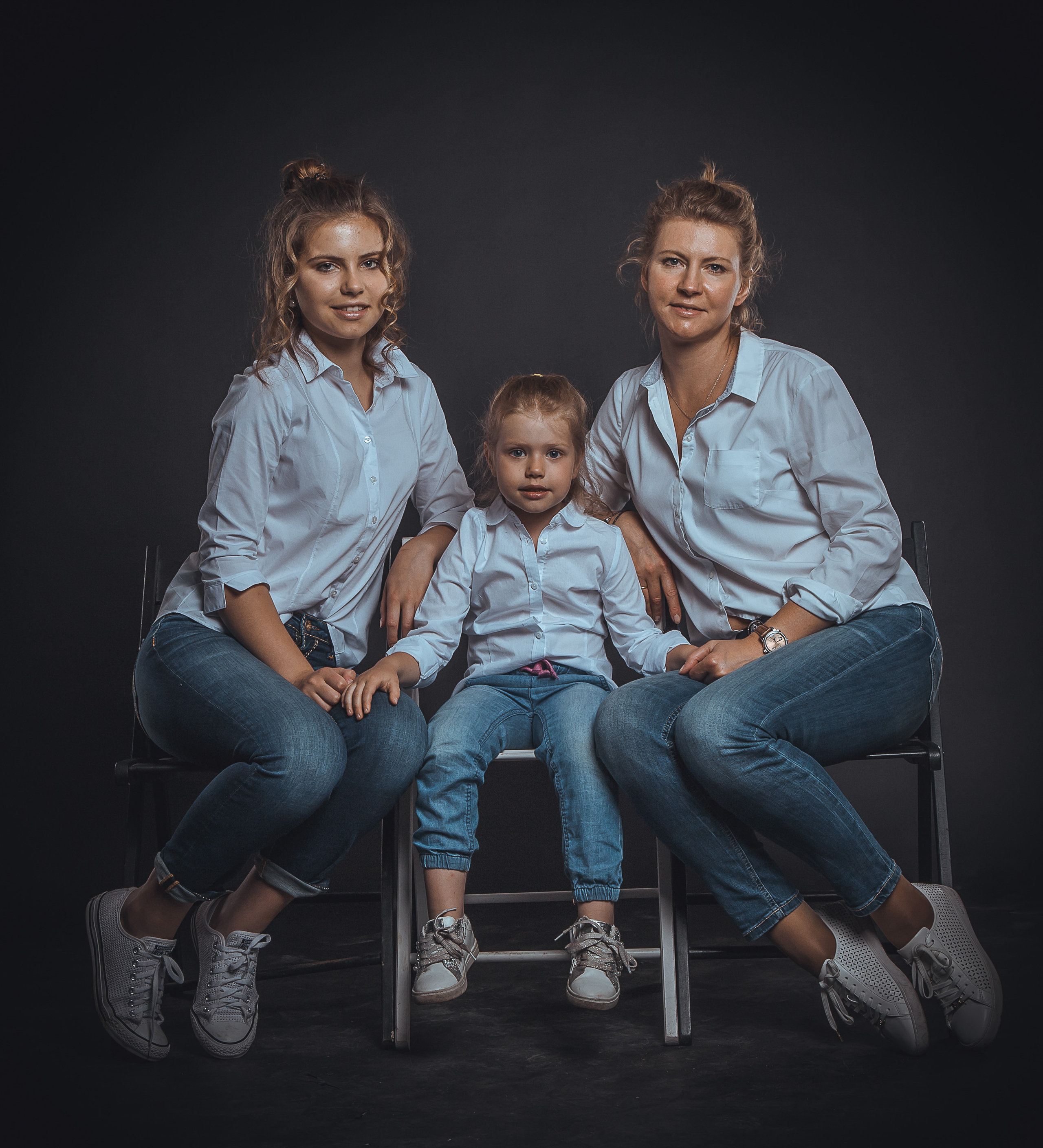 Family Photo Sets. Kinosura Creative Studio in Helsinki and Kuopio