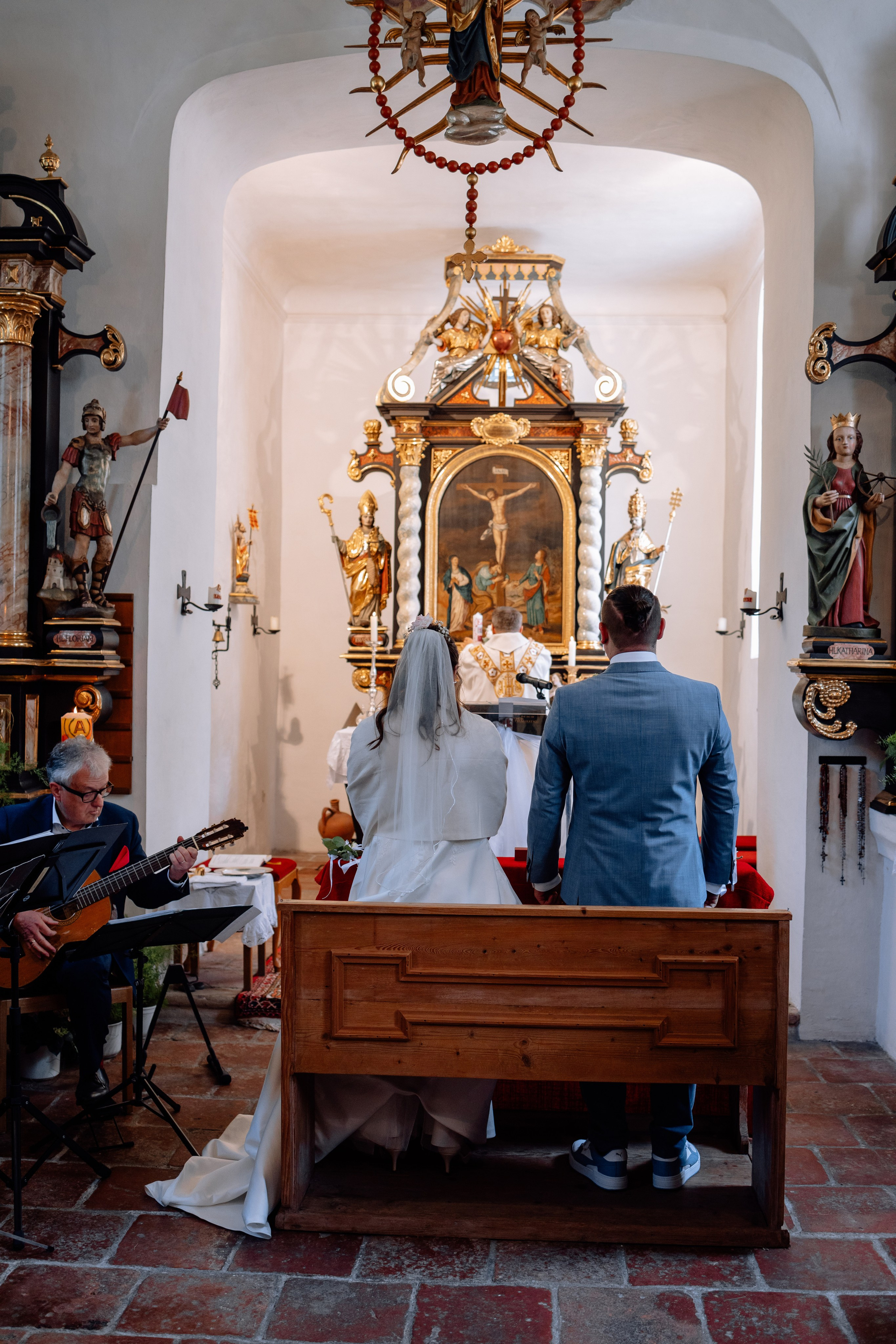 Trauung und Taufe: Heilig-Kreuz-Kirche. Hochzeitsfotograf München Taufe Familienfotograf Tanja Mauke