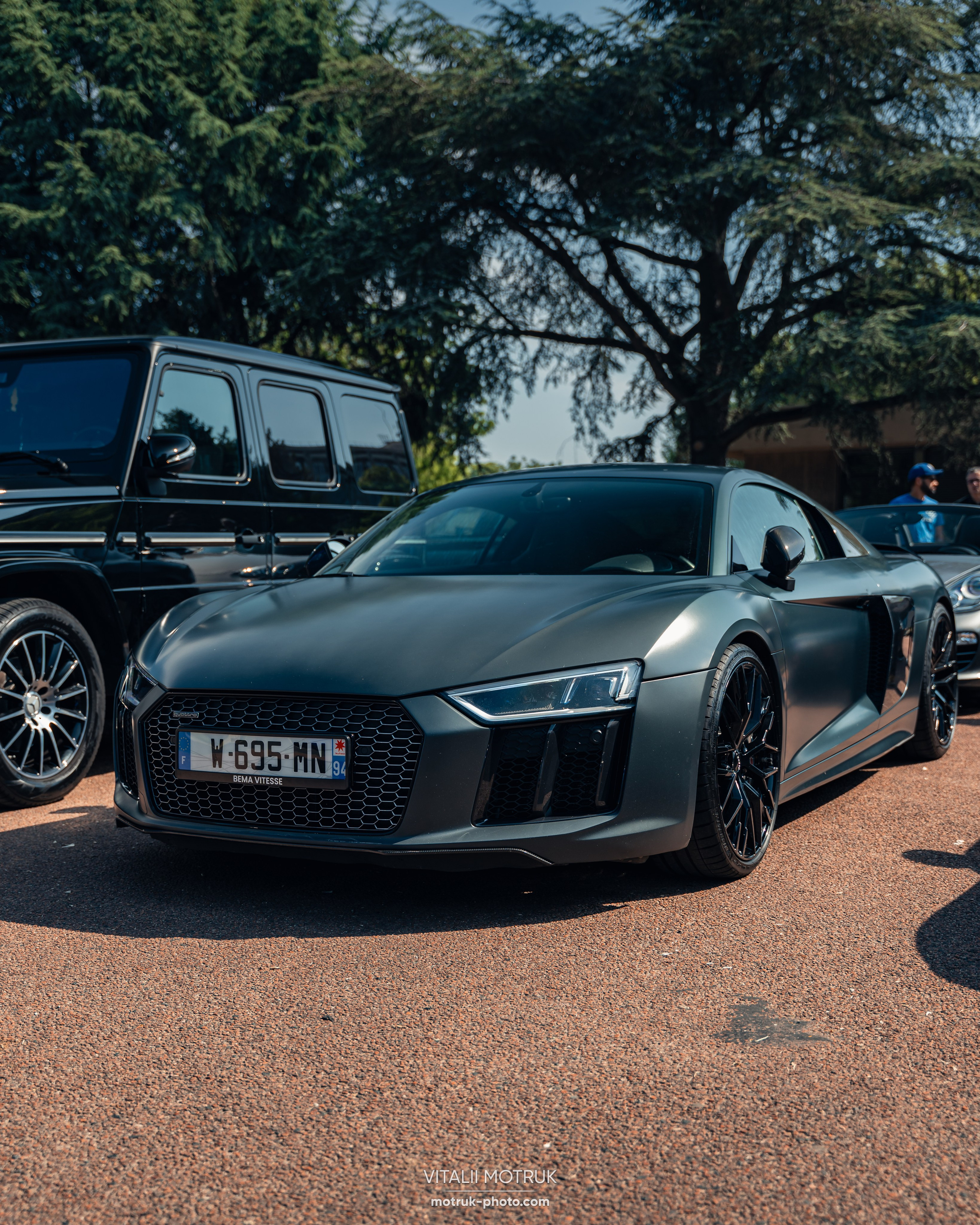 Rassemblement Auteuil 20 mai 2024. Photographe de voitures à Paris — Vitalii Motruk