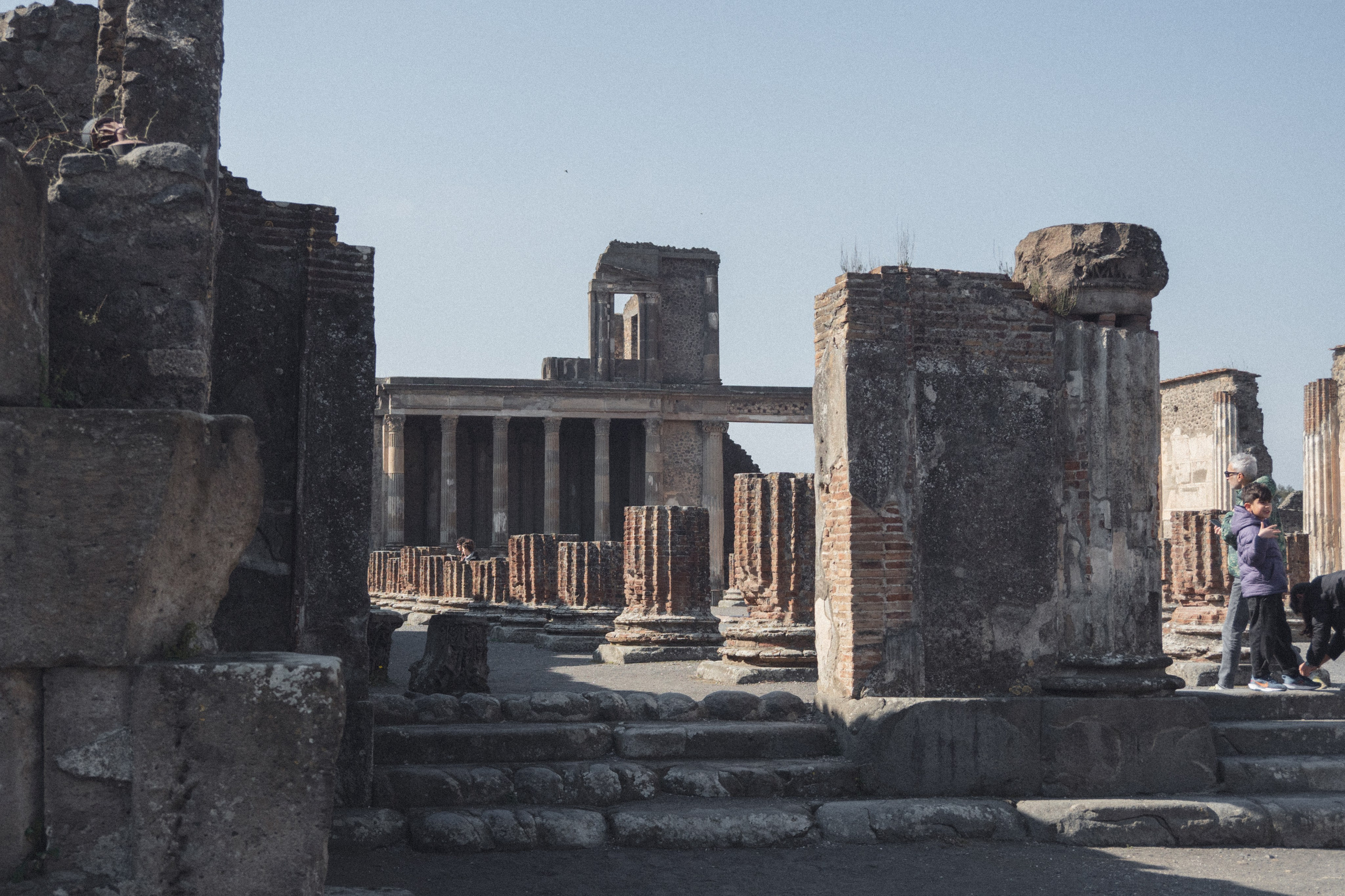 Pompeii. Photographe sur Cote d’Azur. Portraits de familles, couples, enfants, événements