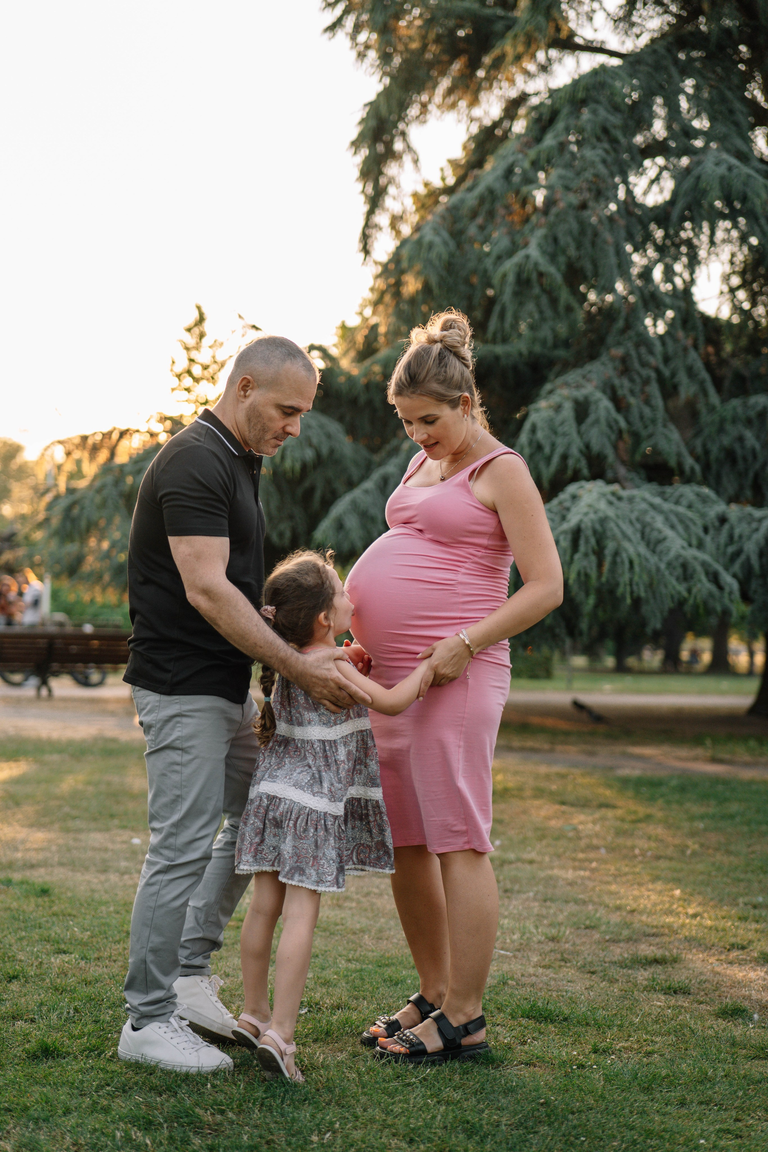 Family in the park. Wedding and family photographer in London