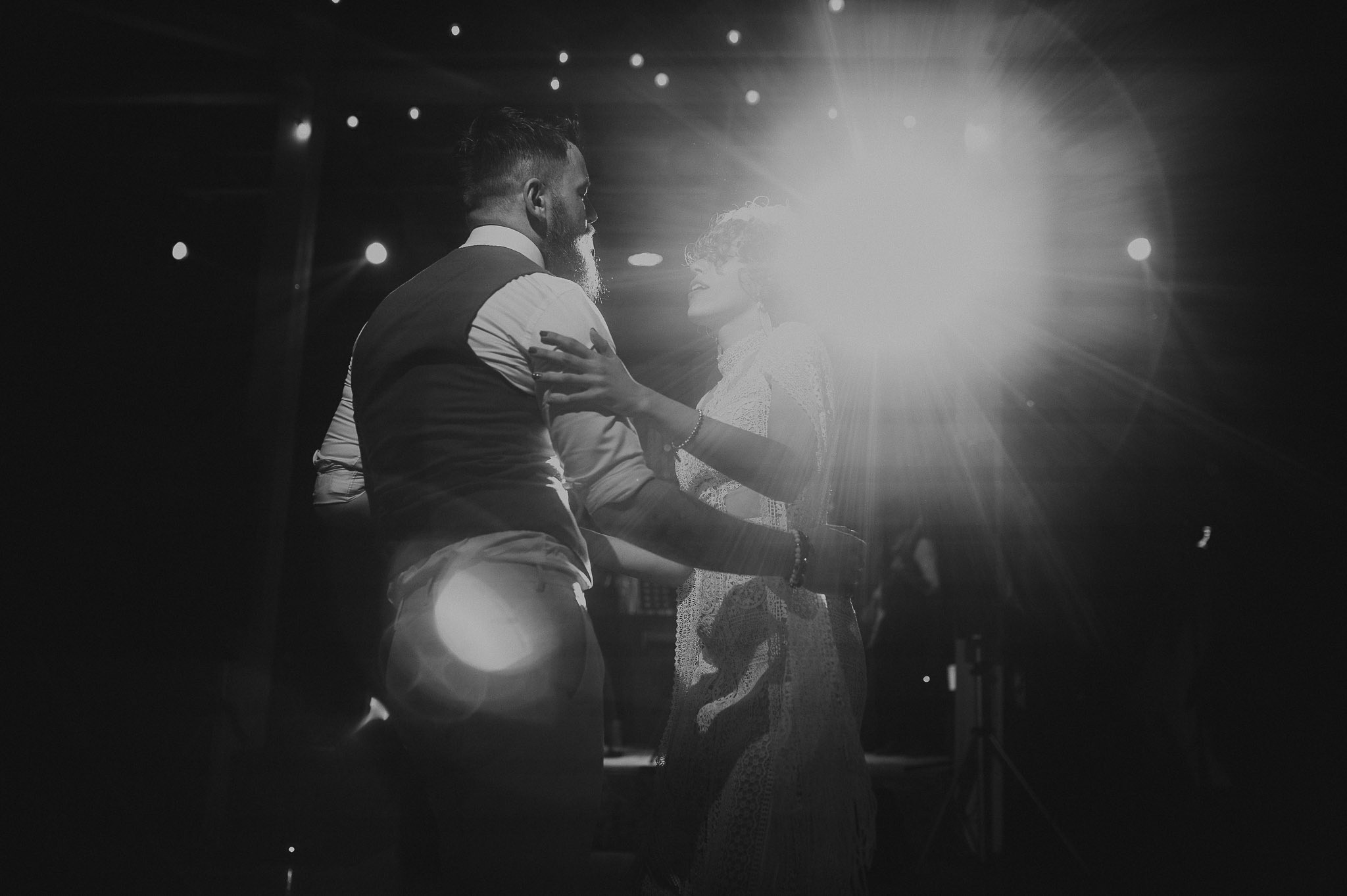 Dream wedding in Boho style at Heldsdorf Mansion in Brasov. Valentin Melen — wedding photographer