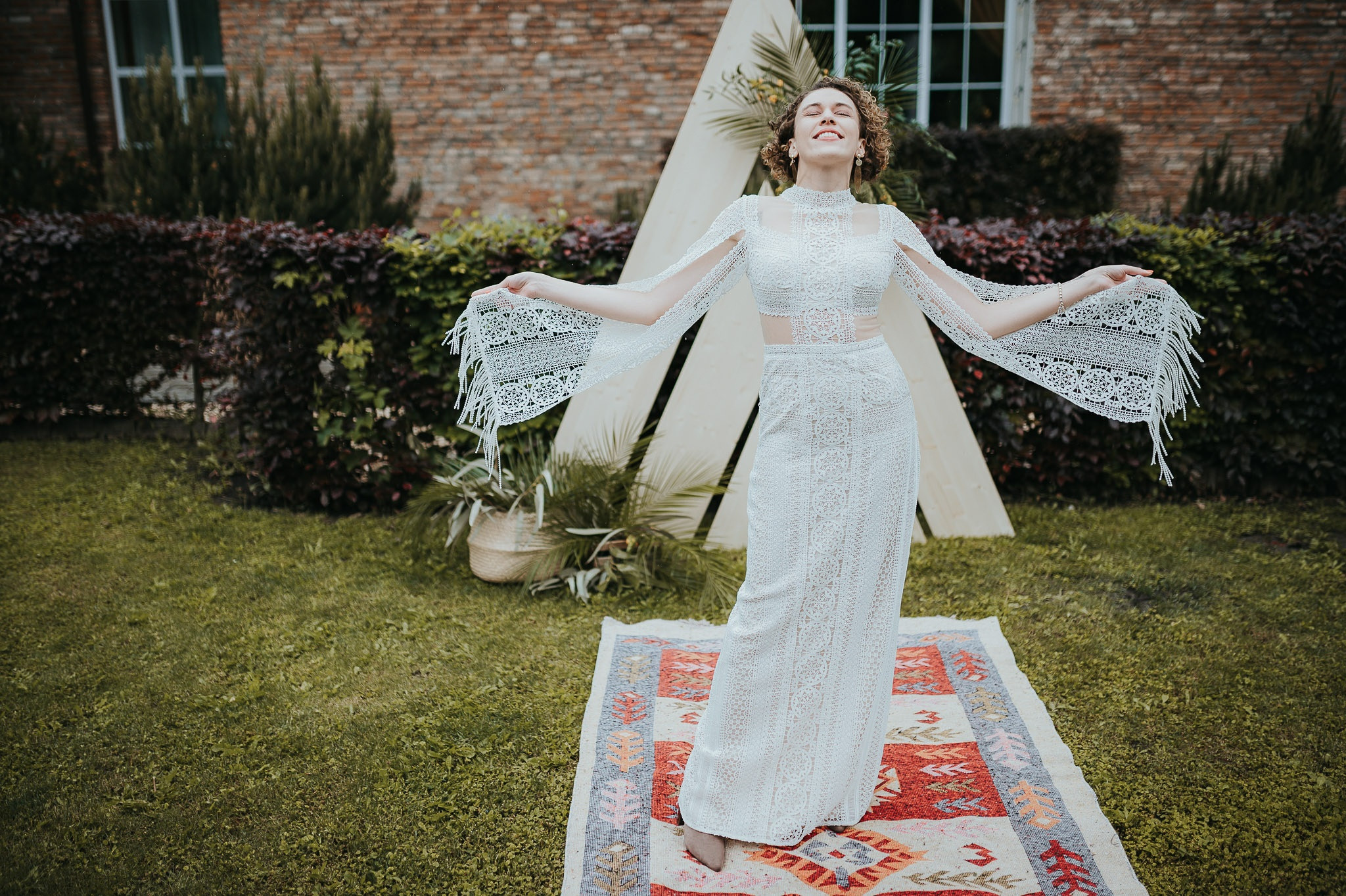Dream wedding in Boho style at Heldsdorf Mansion in Brasov. Valentin Melen — wedding photographer