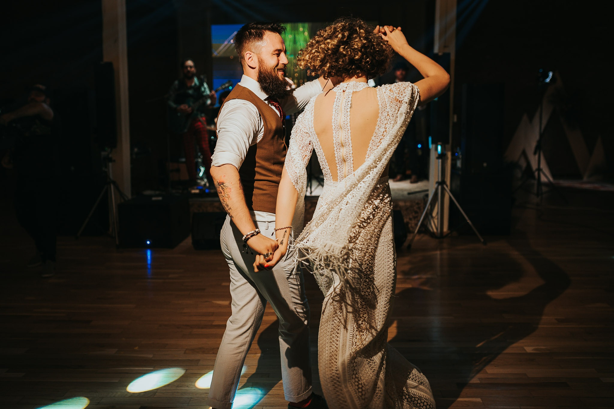 Dream wedding in Boho style at Heldsdorf Mansion in Brasov. Valentin Melen — wedding photographer