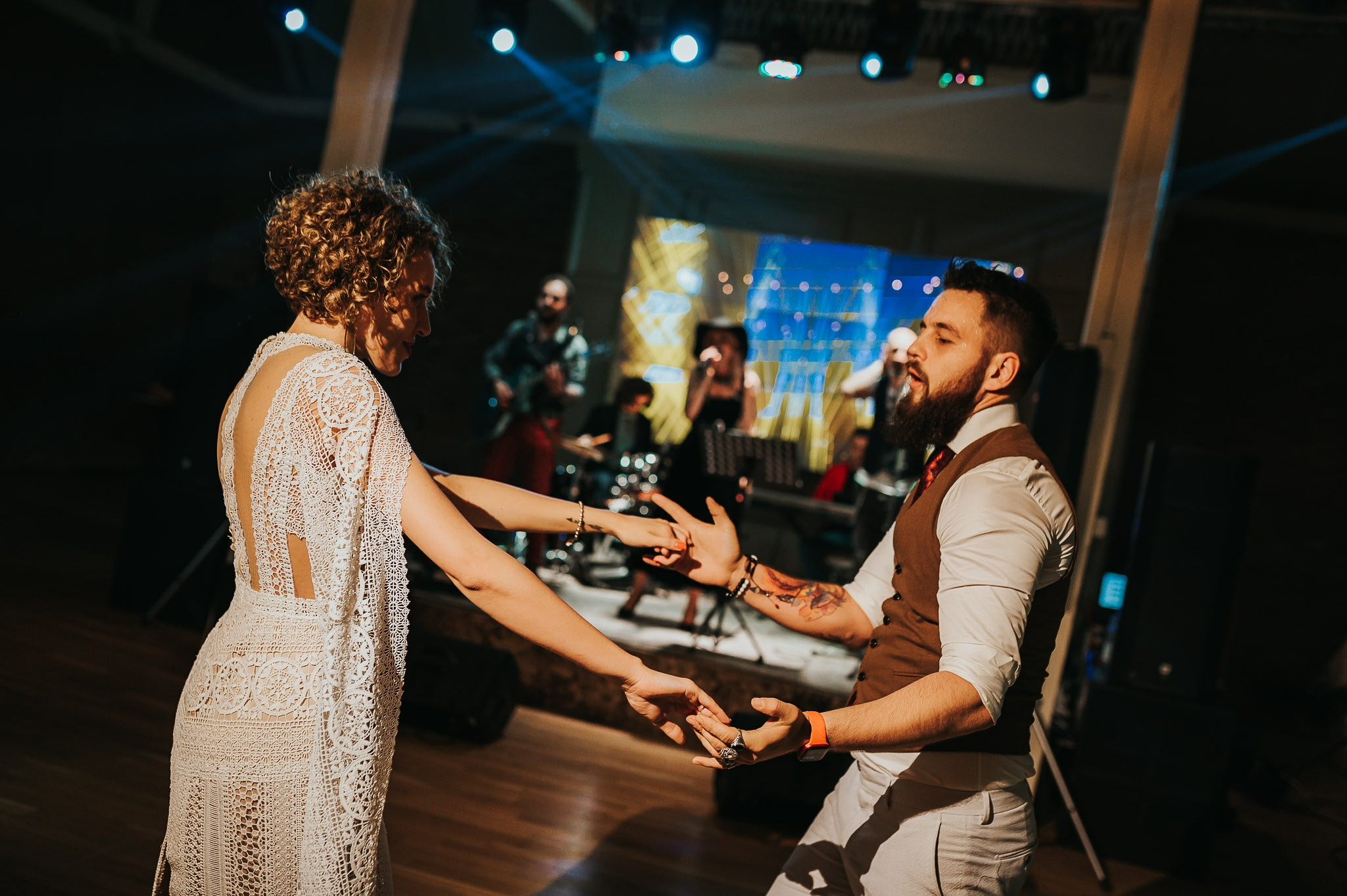 Dream wedding in Boho style at Heldsdorf Mansion in Brasov. Valentin Melen — wedding photographer