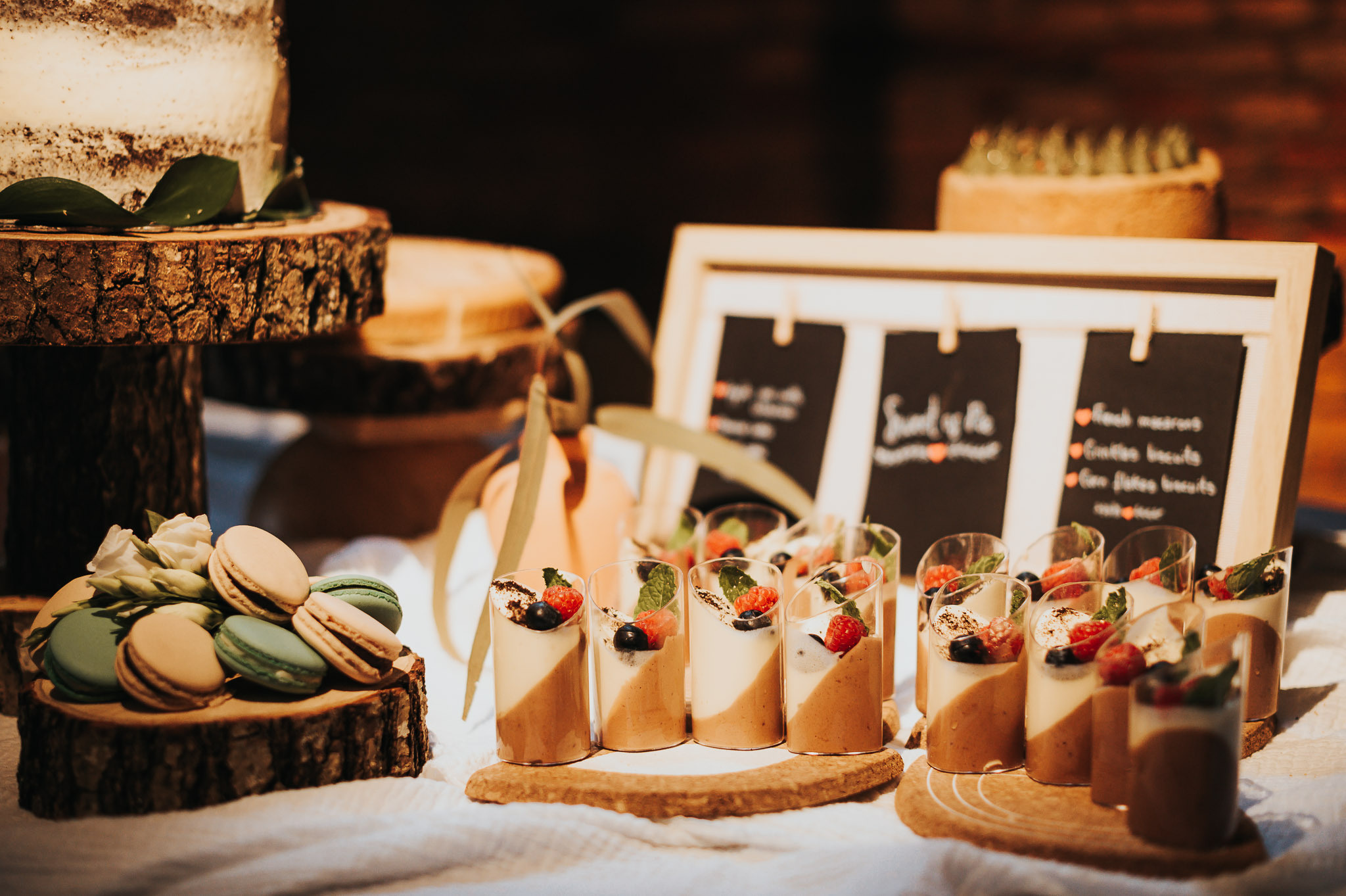 Dream wedding in Boho style at Heldsdorf Mansion in Brasov. Valentin Melen — wedding photographer