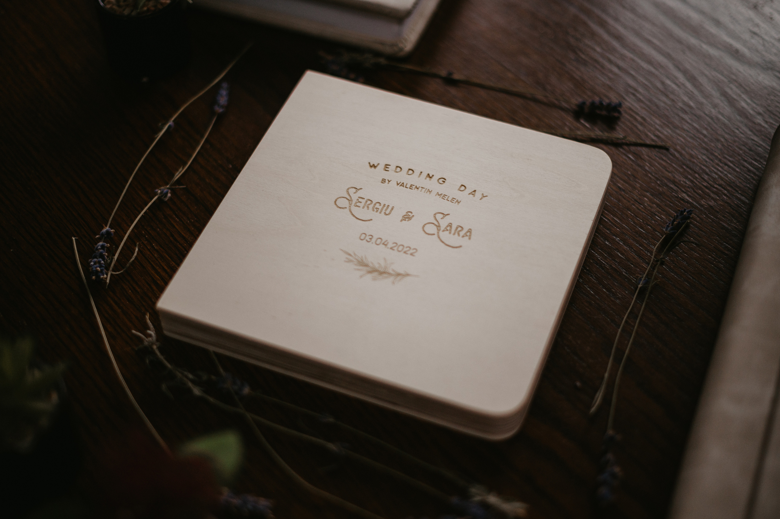 Albume foto - Wedding Box din lemn. Valentin Melen - fotograf de nunta 🤍