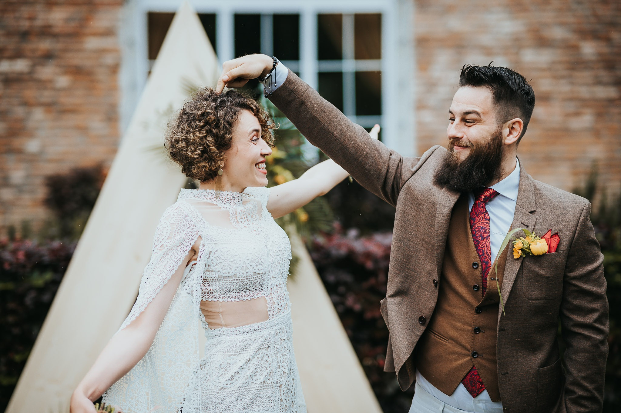 Dream wedding in Boho style at Heldsdorf Mansion in Brasov. Valentin Melen — wedding photographer