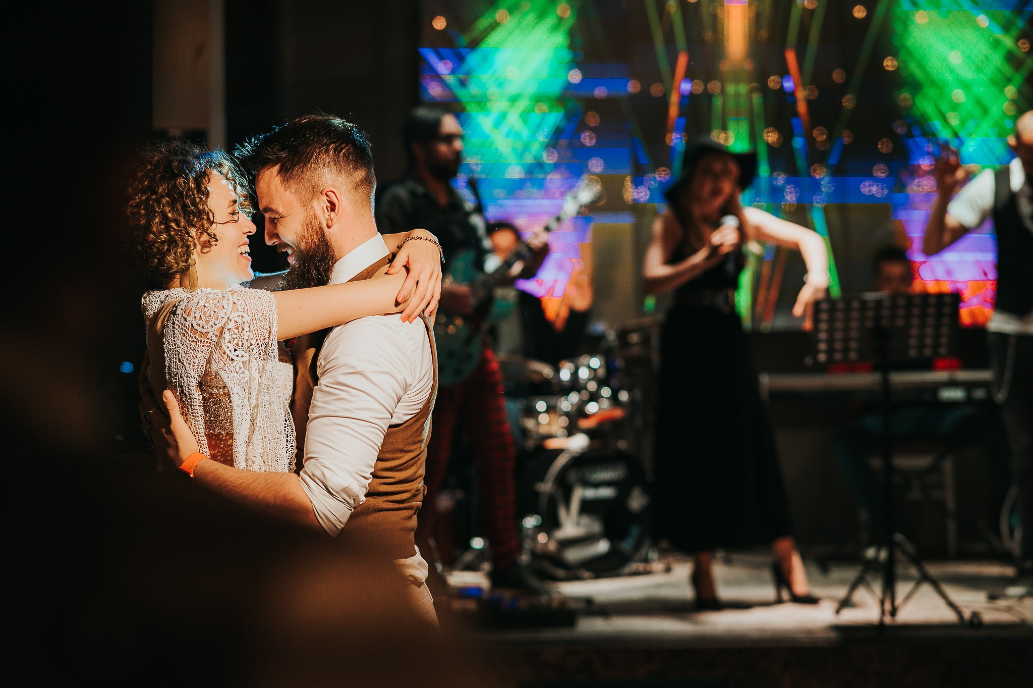 Dream wedding in Boho style at Heldsdorf Mansion in Brasov. Valentin Melen — wedding photographer