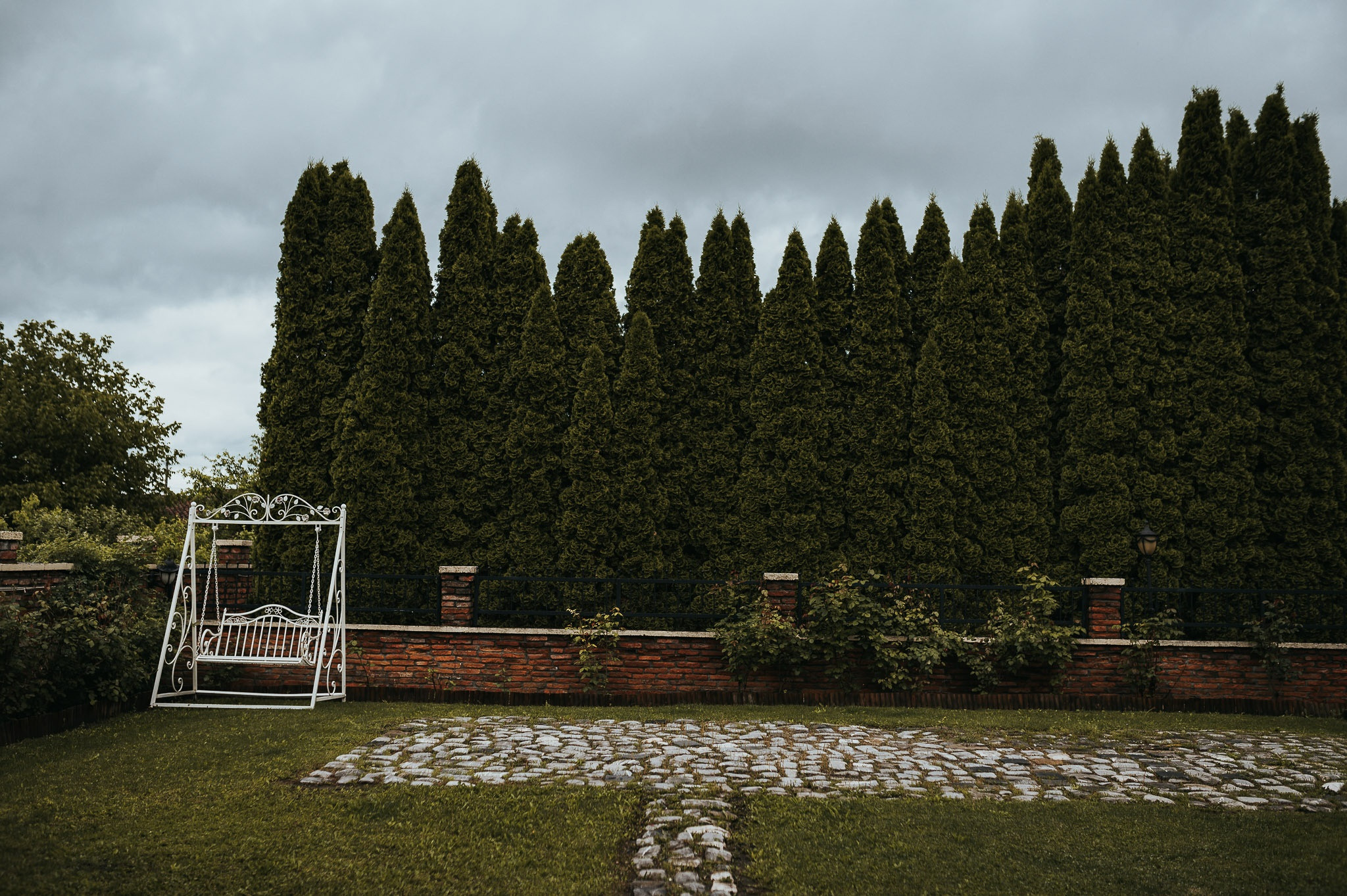 Dream wedding in Boho style at Heldsdorf Mansion in Brasov. Valentin Melen — wedding photographer