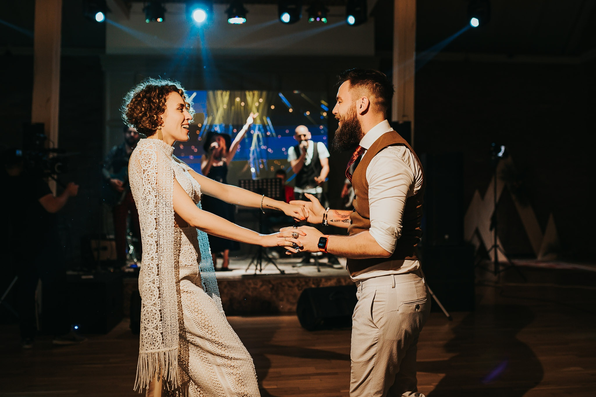 Dream wedding in Boho style at Heldsdorf Mansion in Brasov. Valentin Melen — wedding photographer